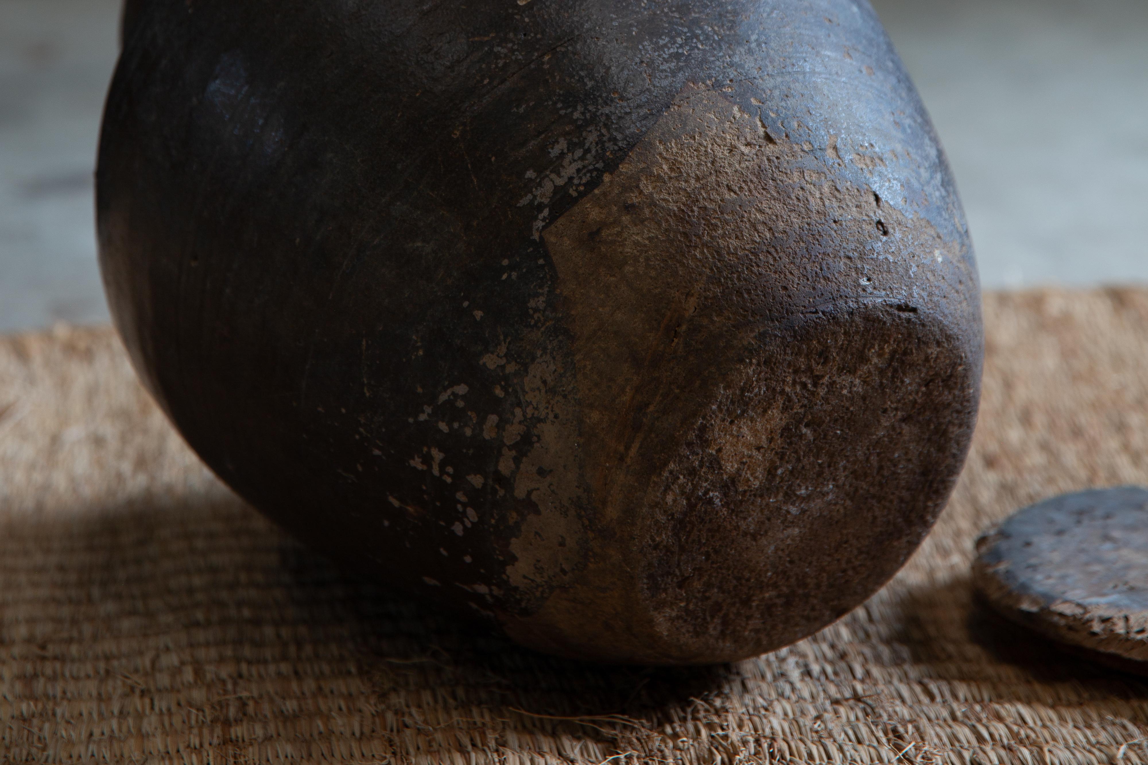 Antico Tsubo giapponese del 19° secolo, vaso in ceramica rivestito di carta, vaso wabi sabi, coperchio in legno in vendita 5