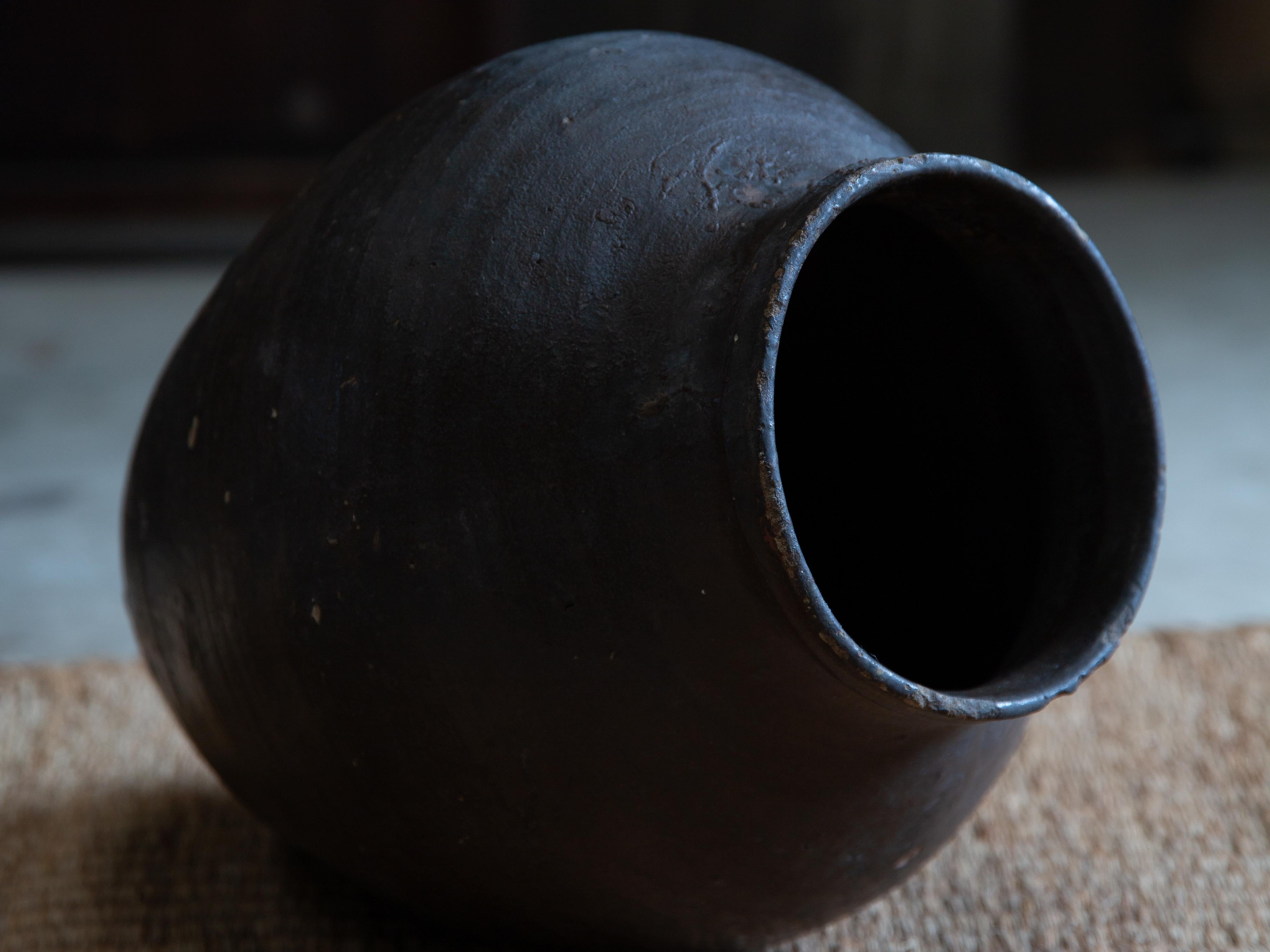 Antico Tsubo giapponese del 19° secolo, vaso in ceramica rivestito di carta, vaso wabi sabi, coperchio in legno in vendita 7