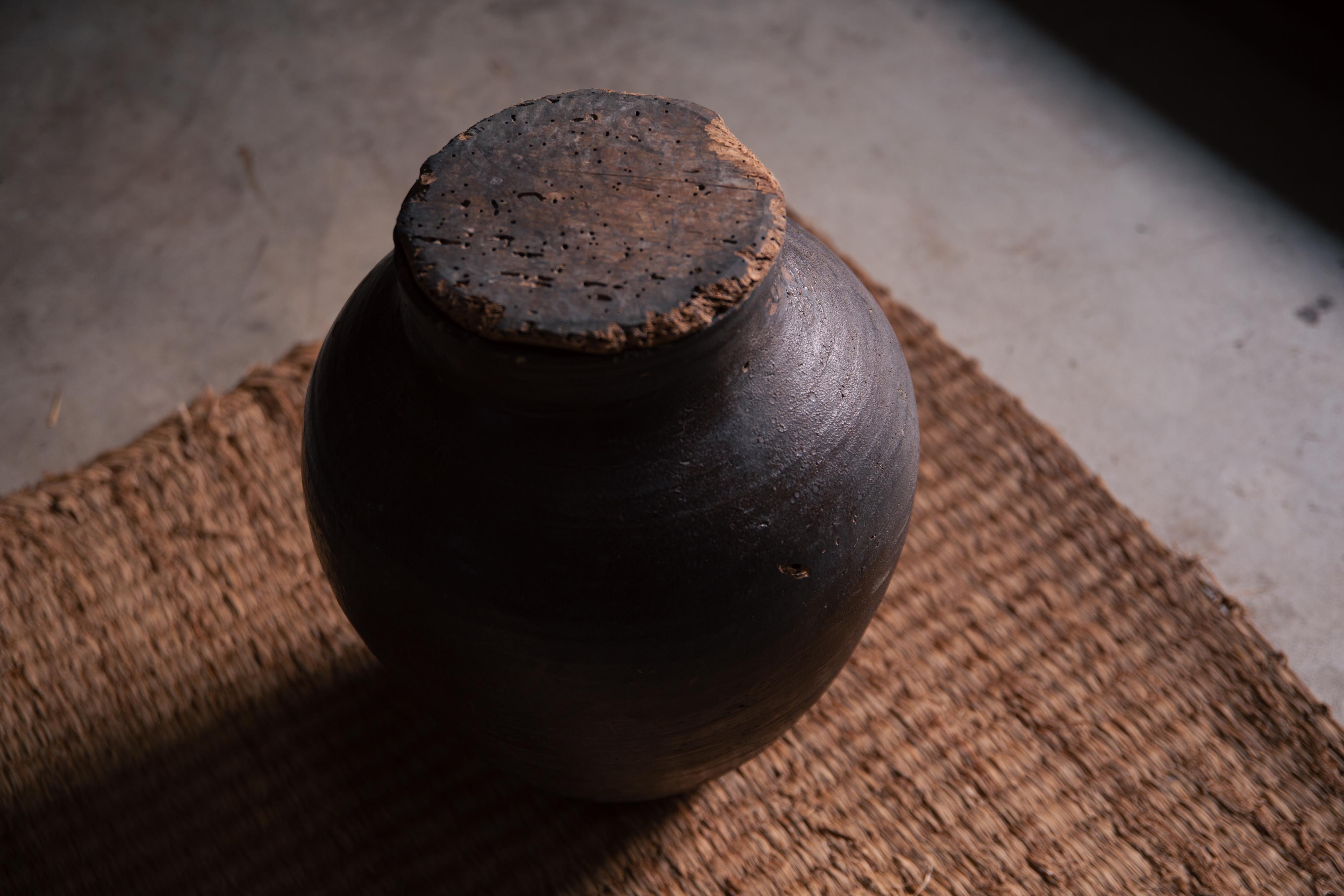 Antico Tsubo giapponese del 19° secolo, vaso in ceramica rivestito di carta, vaso wabi sabi, coperchio in legno in vendita 11