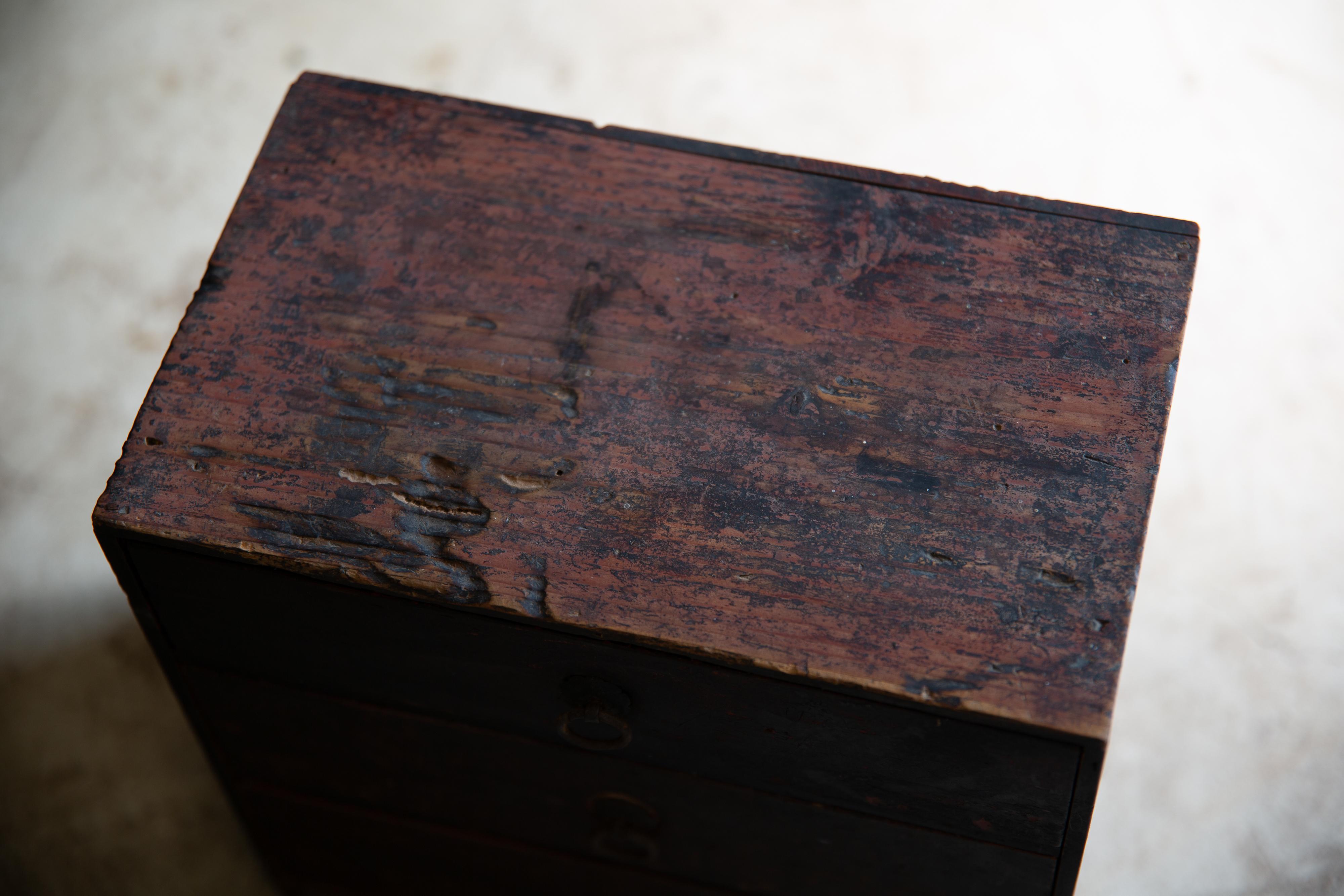 19° cassettone giapponese antico urushi piccolo tansu wabi sabi mingei in vendita 1
