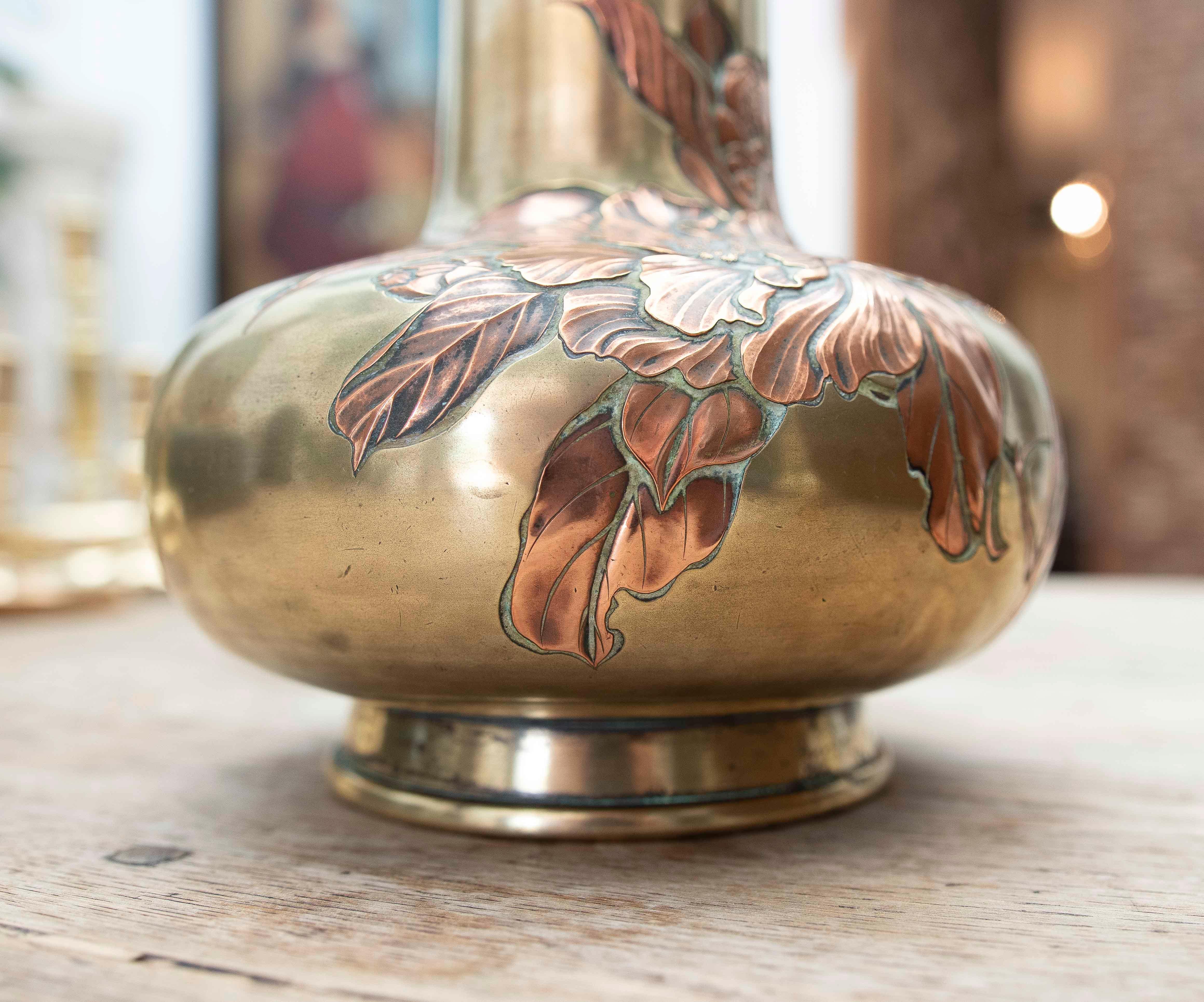 19th Japanese Bronze Vase with a Floral Design. Meiji Period. For Sale 6