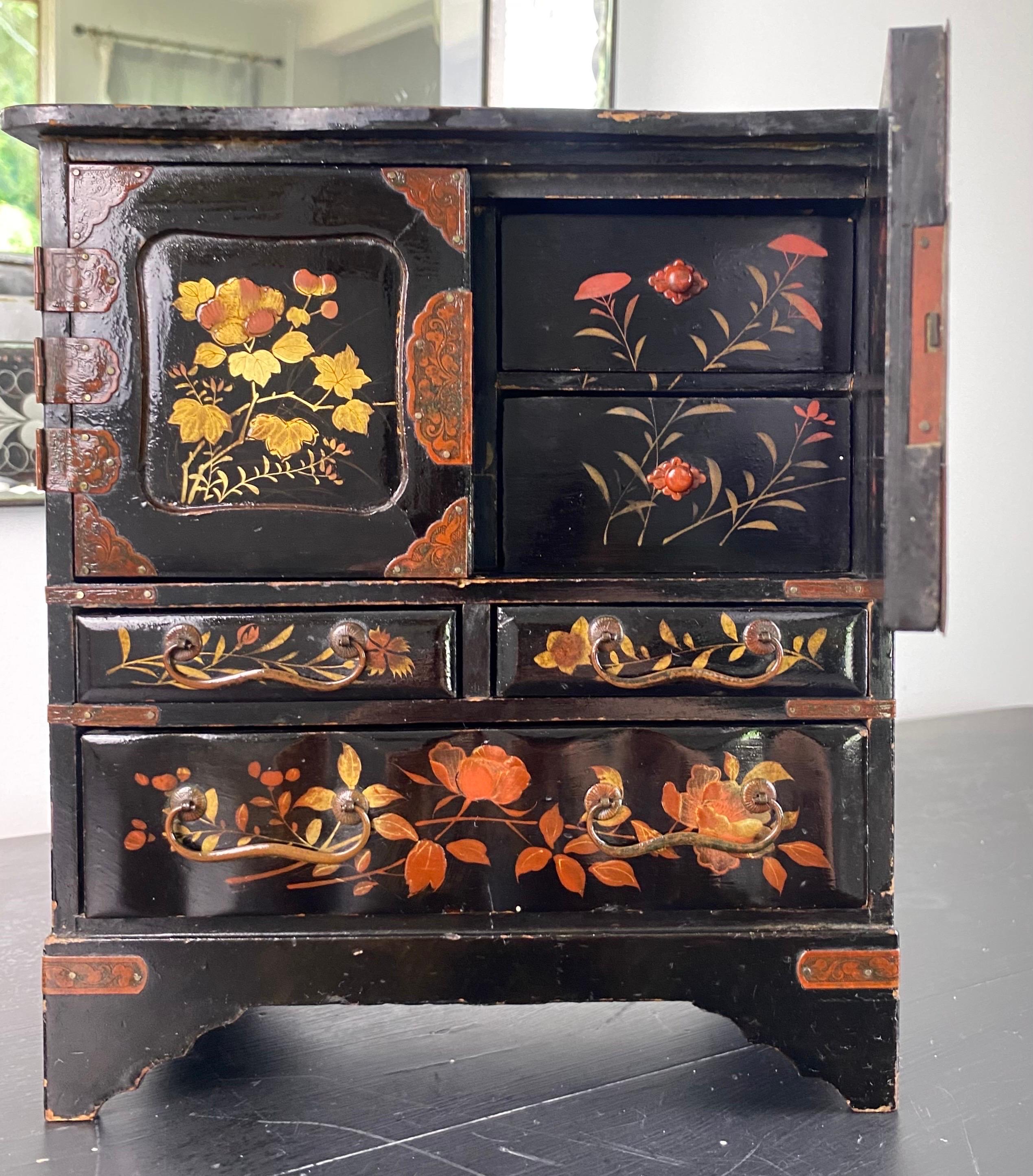 19th Jewelery Box Altar Box Japanese Temple Cabinet lacquer Black gilding Meiji 7