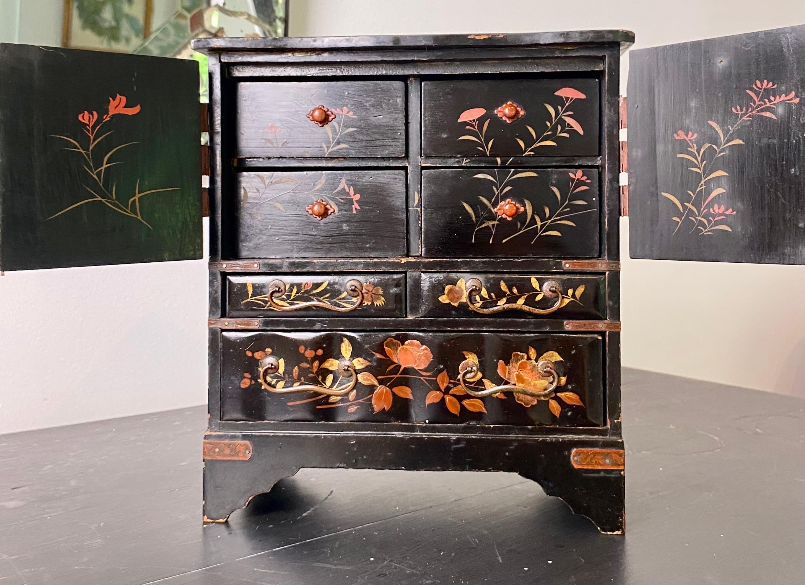 19th Jewelery Box Altar Box Japanese Temple Cabinet lacquer Black gilding Meiji 9