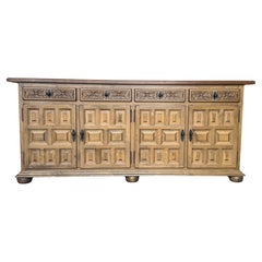 Commodes and Chests of Drawers