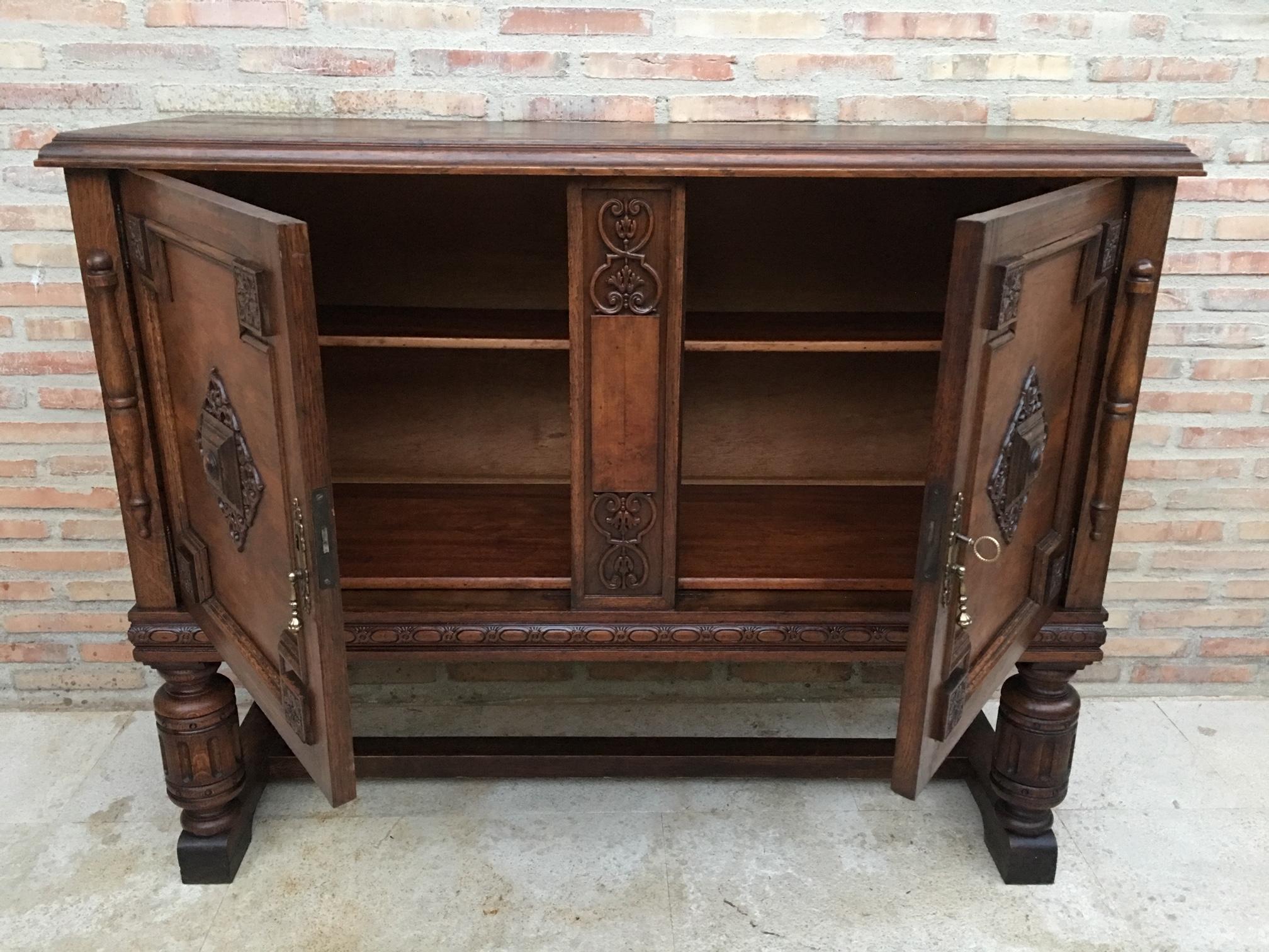 Large Catalan Spanish Buffet with Two Doors, Three Drawers and Mirror Crest For Sale 5