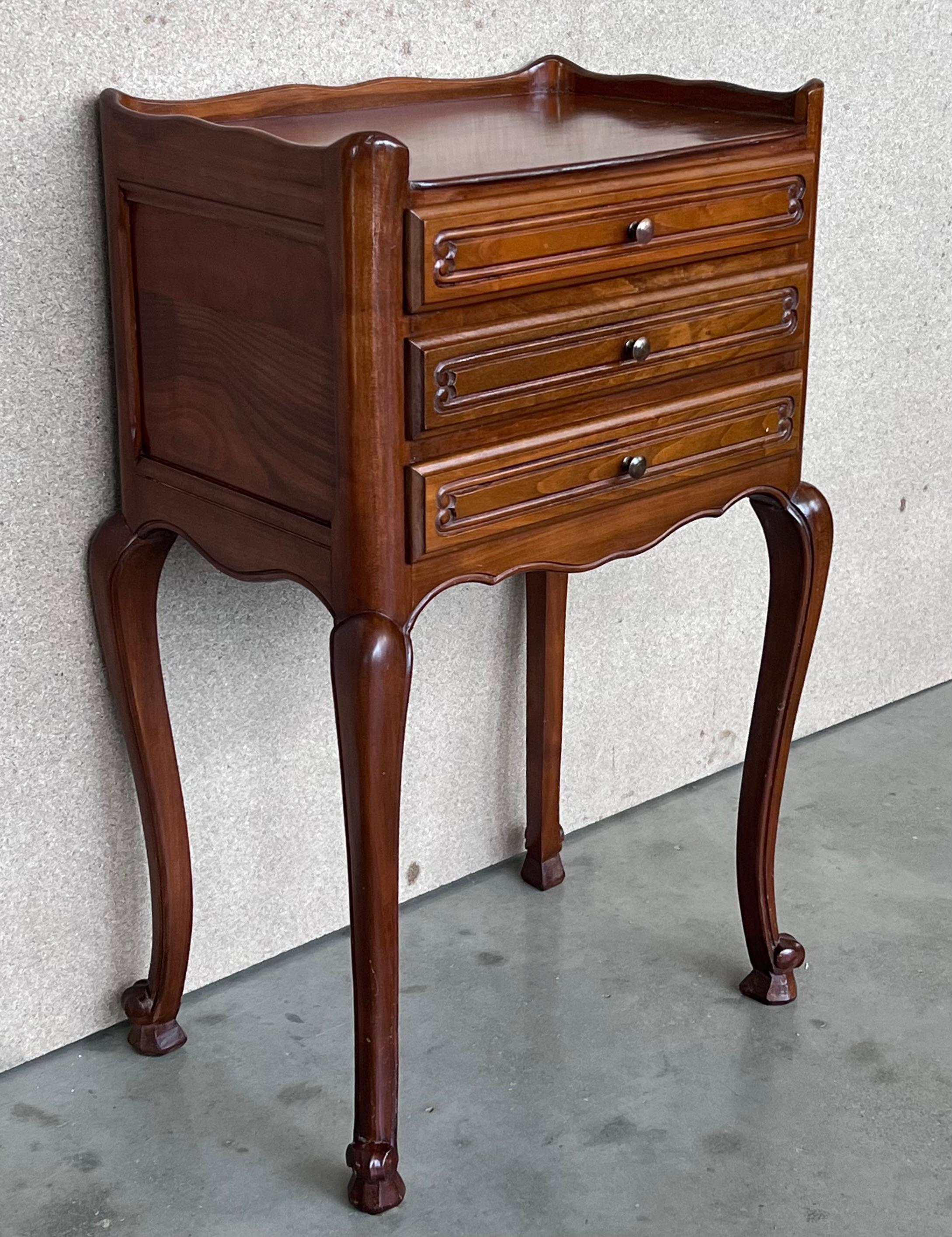 French Provincial 19th Louis XV Style French Darkness Oak Nightstands with Claw Finish Legs For Sale