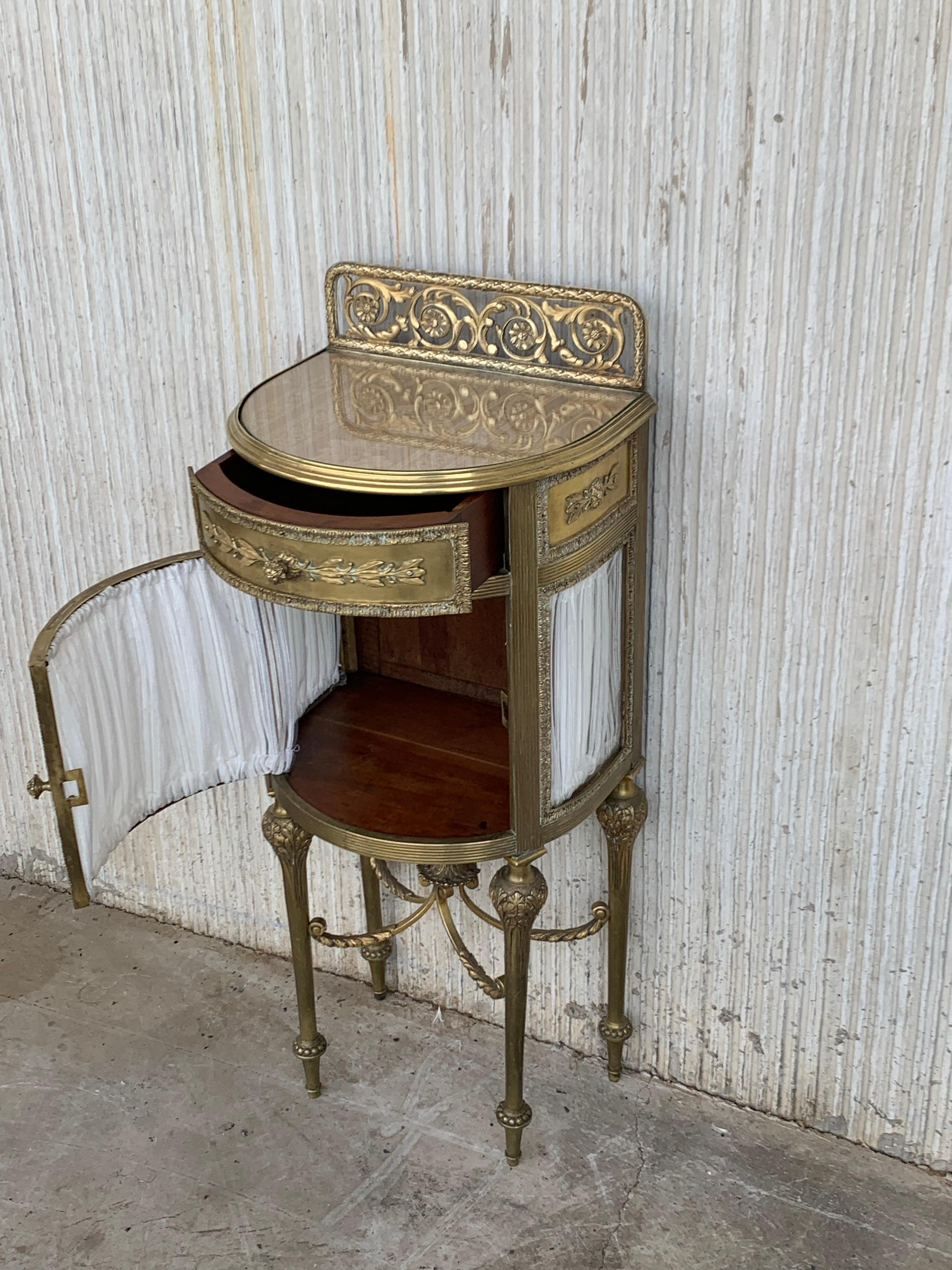 French Louis XVI Pair of Bronze Vitrine Nightstand with Curved Glass Door and Drawer