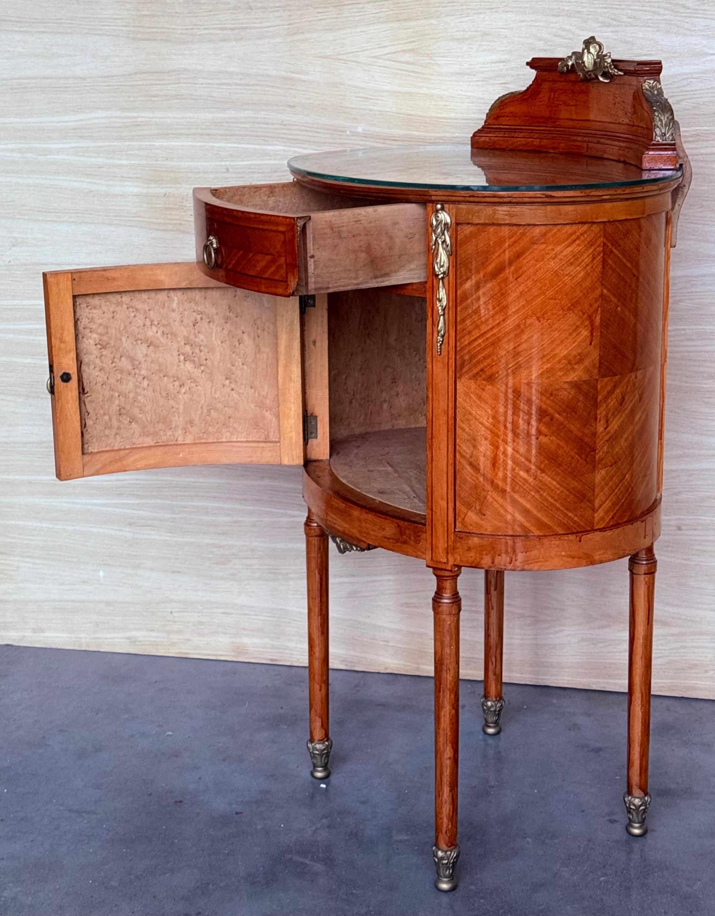 19th Louis XVI Style Pair of Marquetry Nightstands with Bronze & Mirror Crest For Sale 2