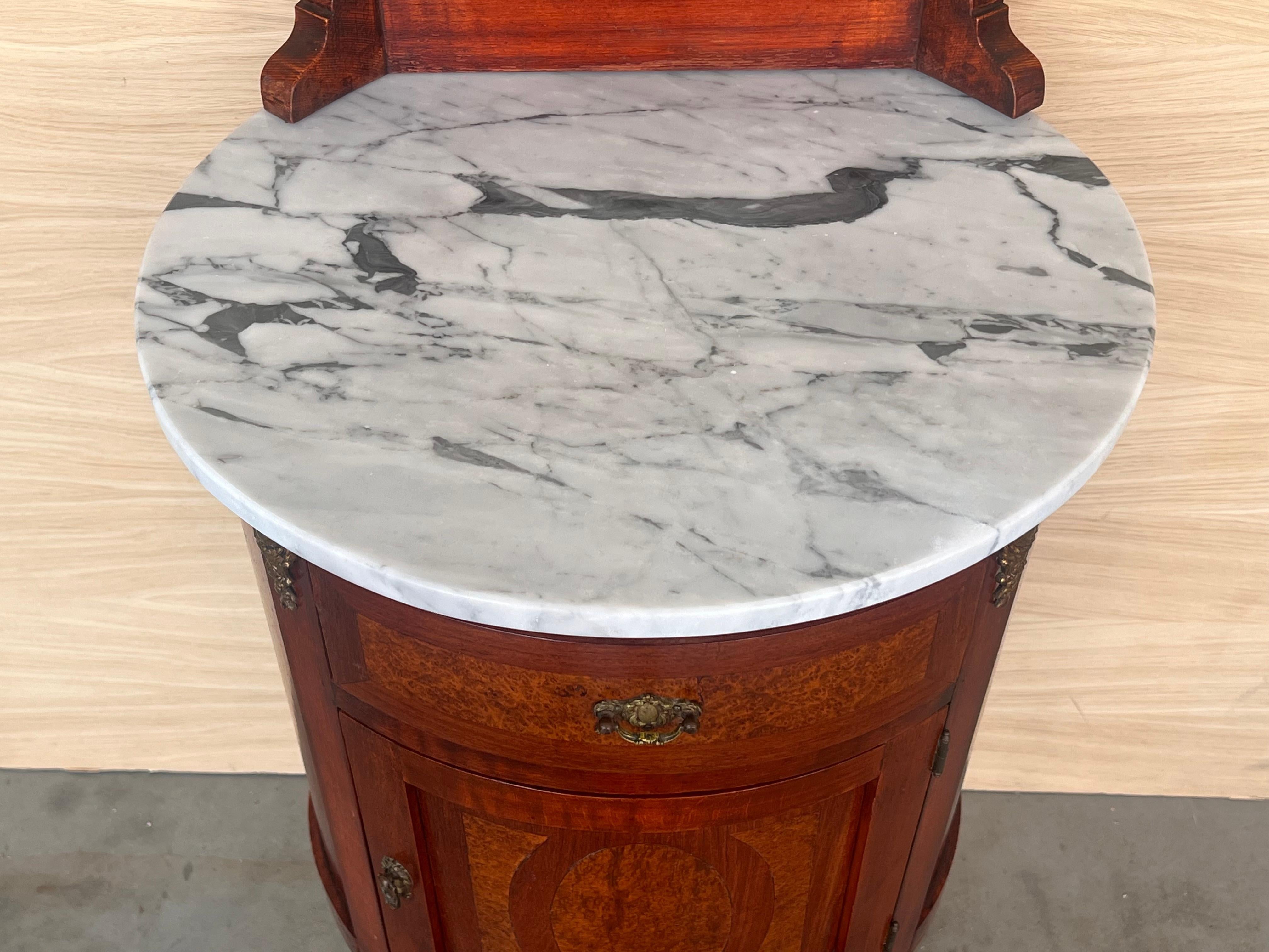 19th Louis XVI Style Pair of Marquetry Nightstands with Bronze & Mirror Crest For Sale 3