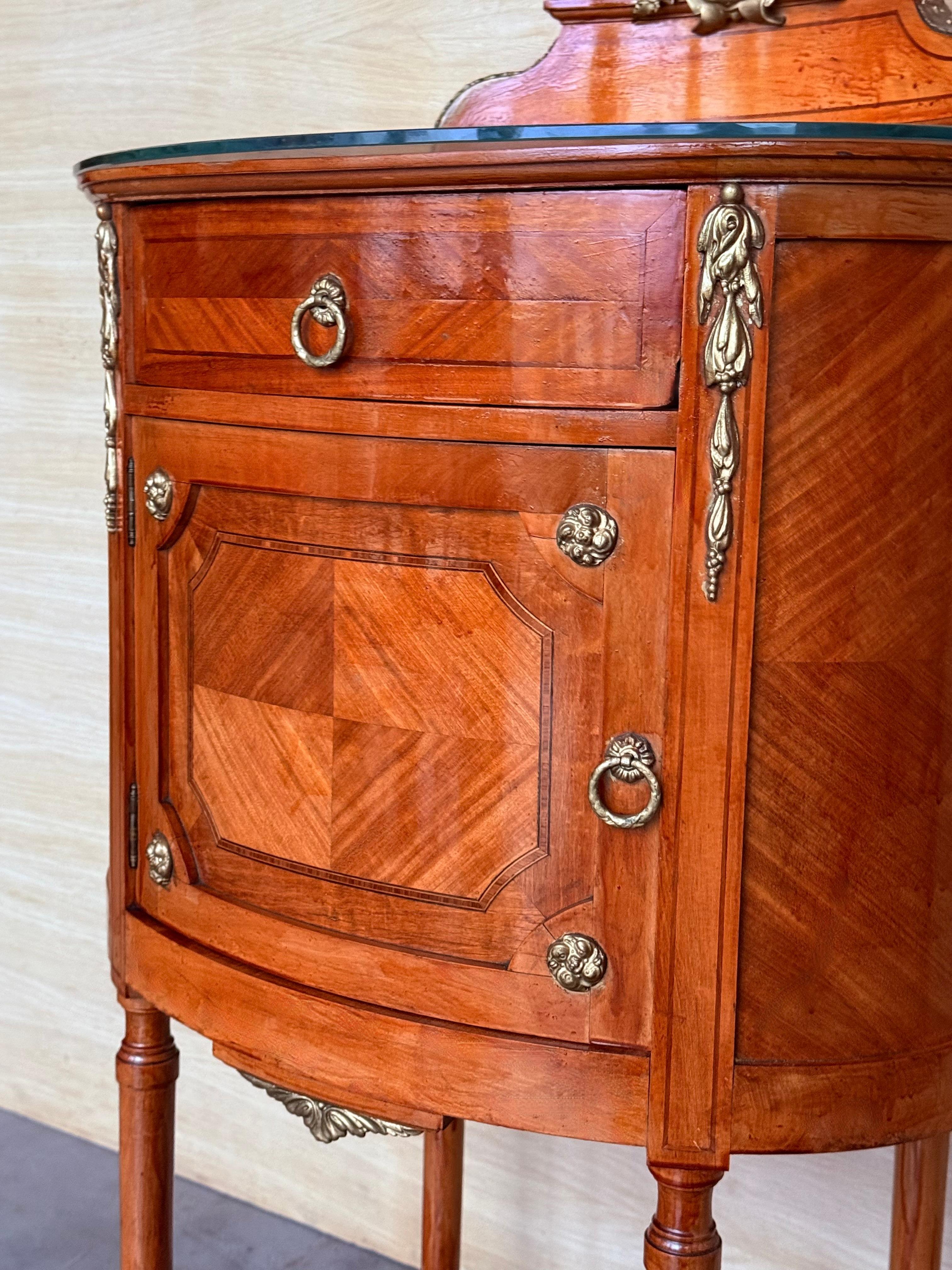 19th Louis XVI Style Pair of Marquetry Nightstands with Bronze & Mirror Crest For Sale 3