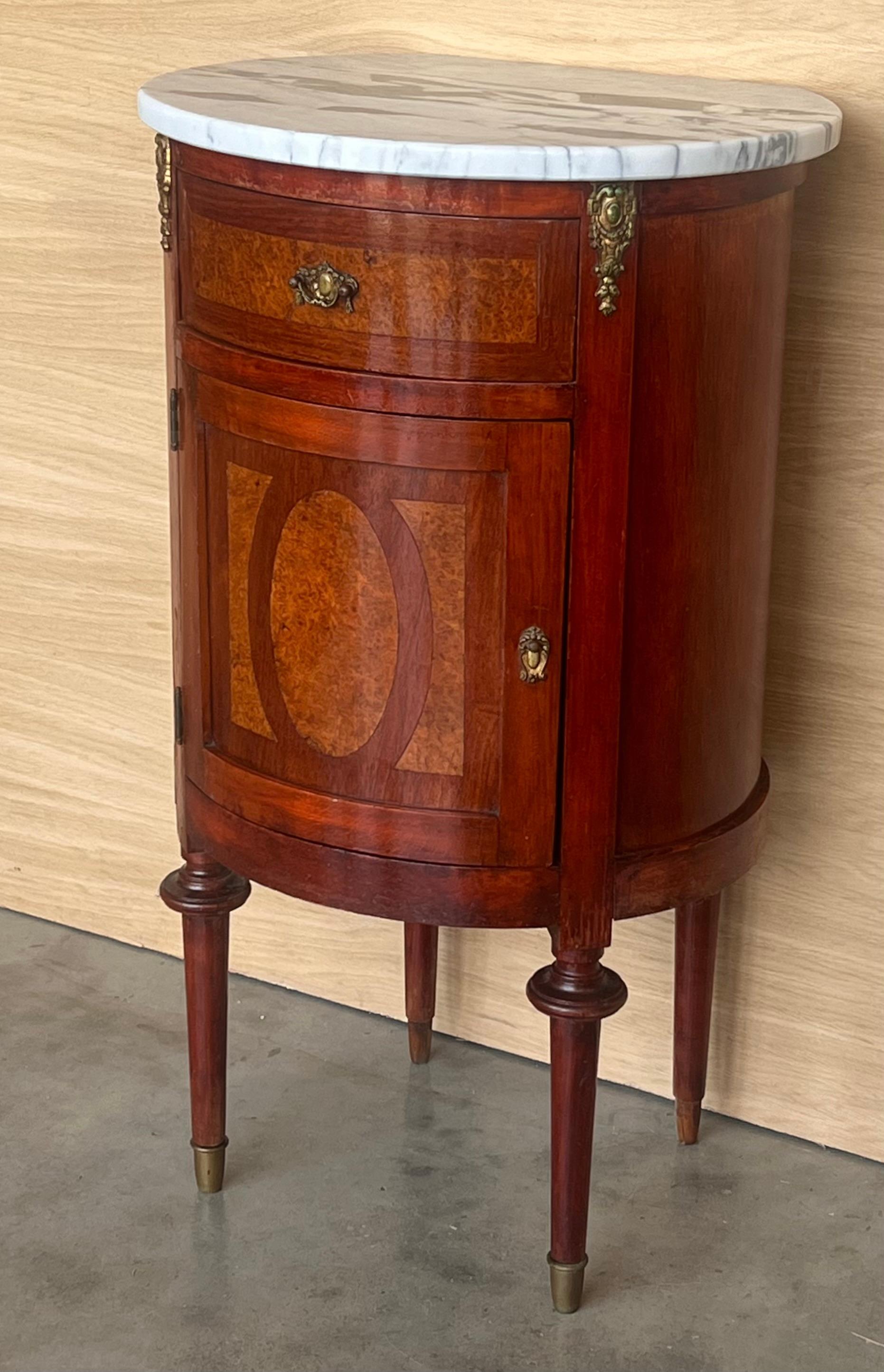 Bronze 19th Louis XVI Style Pair of Marquetry Nightstands with Marble Top For Sale