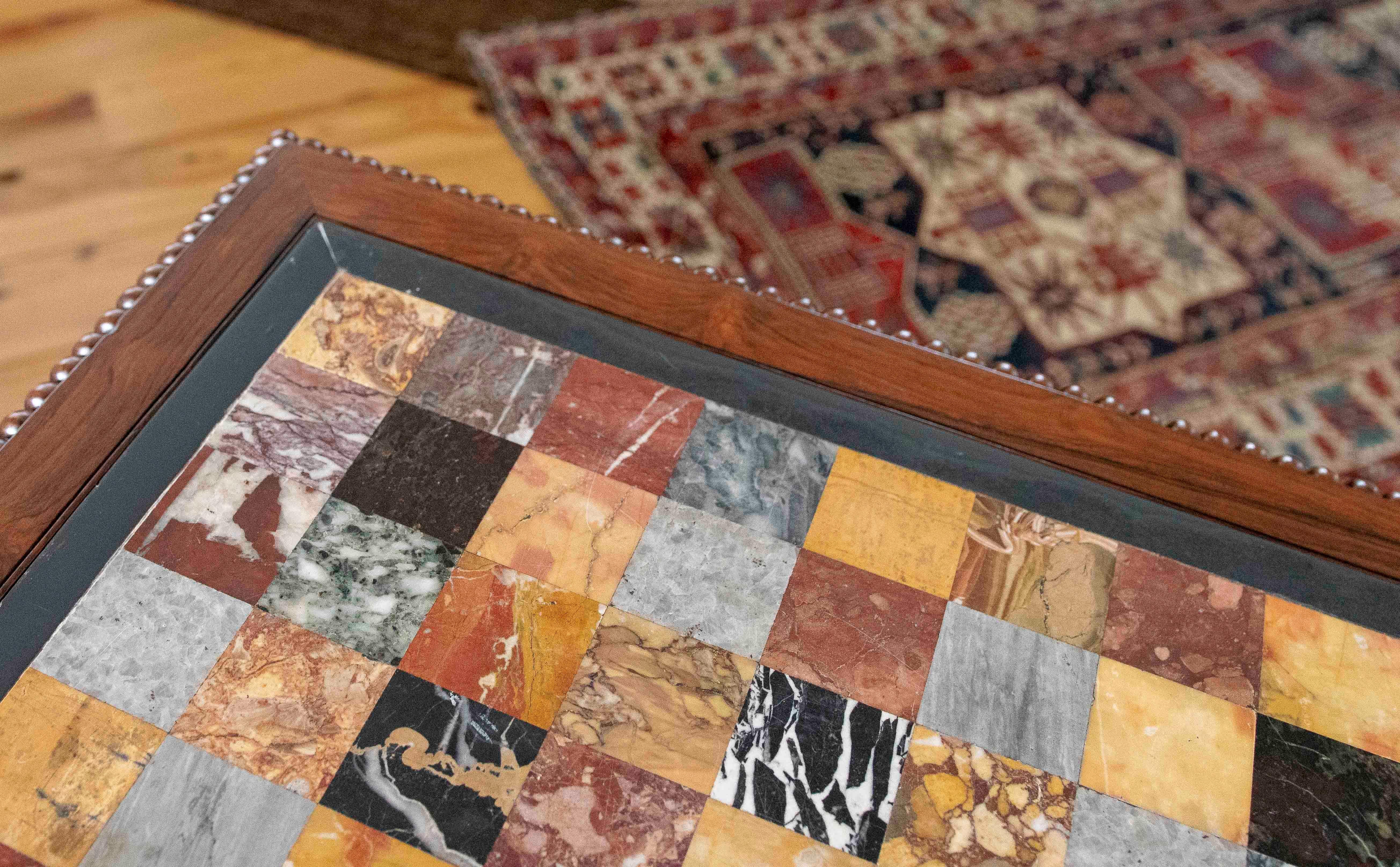 Mesa del siglo XIX de caoba y palo santo con tablero de Pietre Dure Piedra en venta