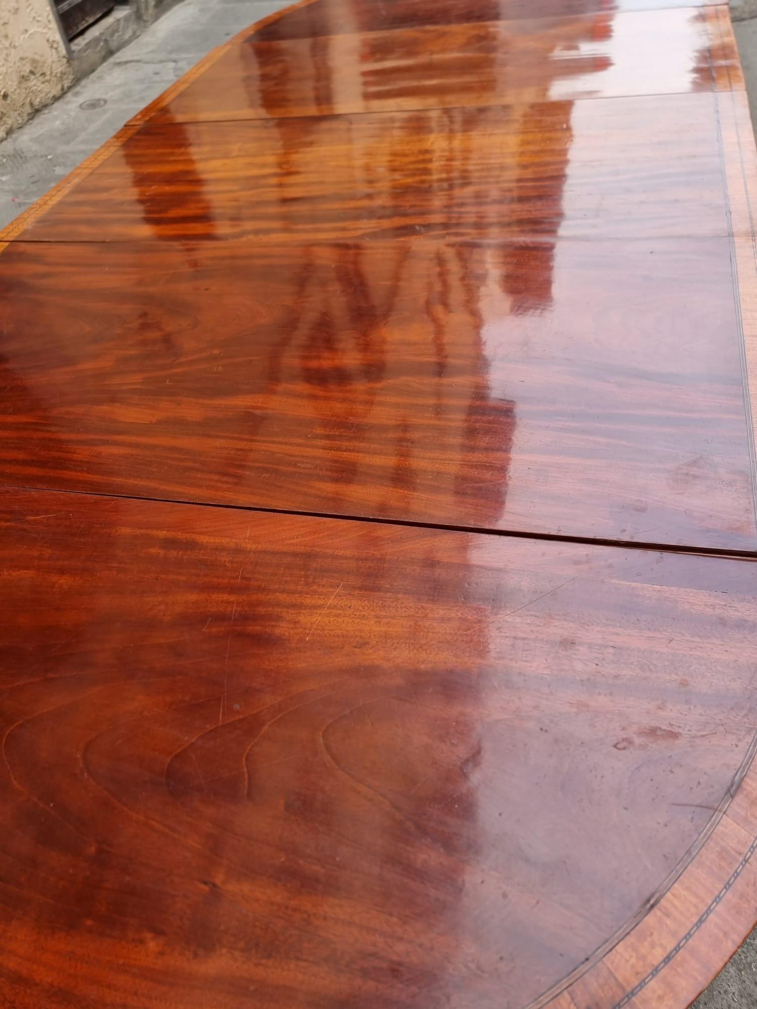 19th mahogany feather table In Good Condition In Firenze, IT