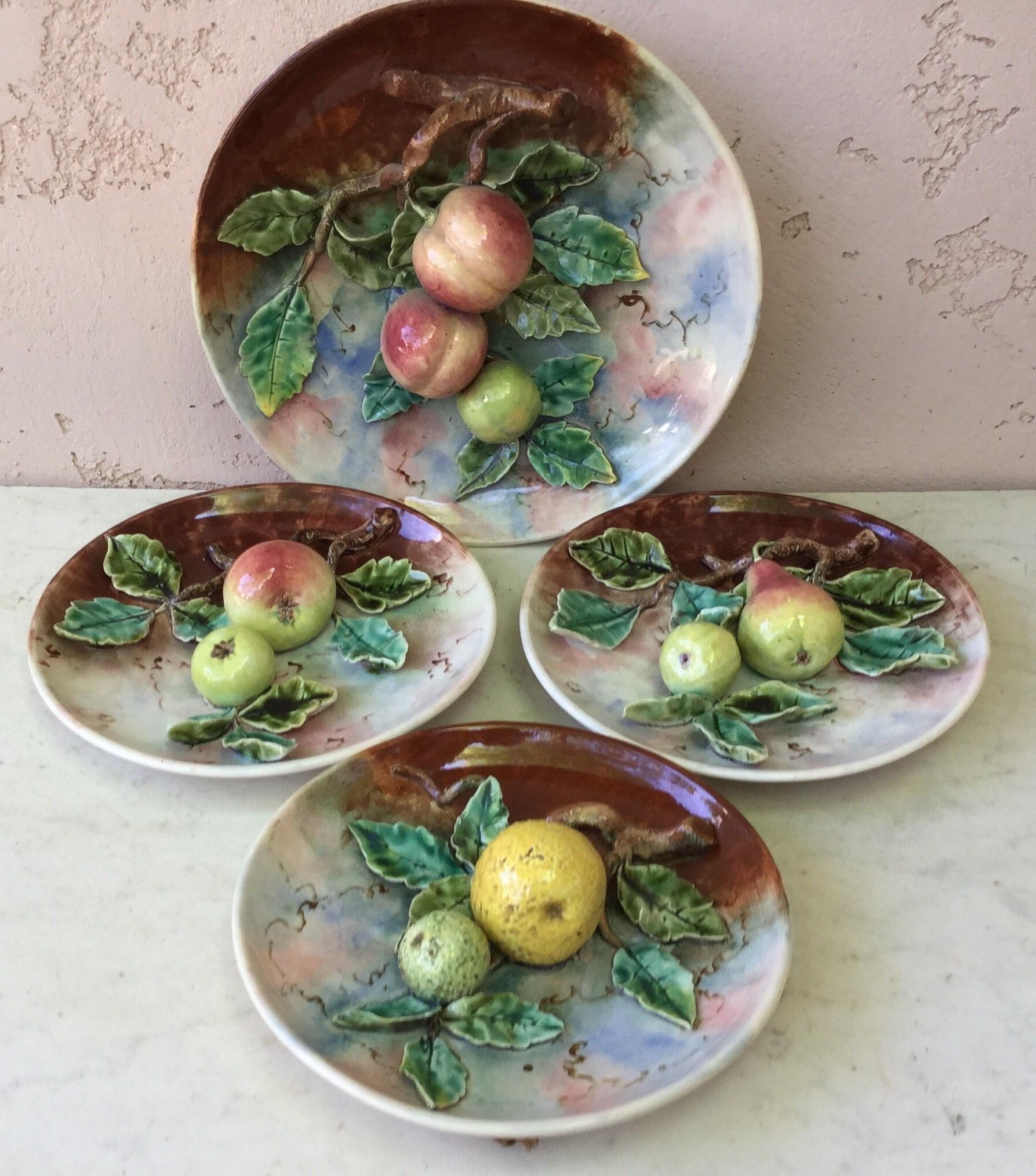 19th Century Majolica Grapes Wall Platter Longchamp In Good Condition For Sale In Austin, TX