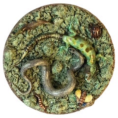 Wandteller aus Majolika mit Palissy-Schlangen- und Eidechse aus dem 19. Jahrhundert Jose Alves Cunha