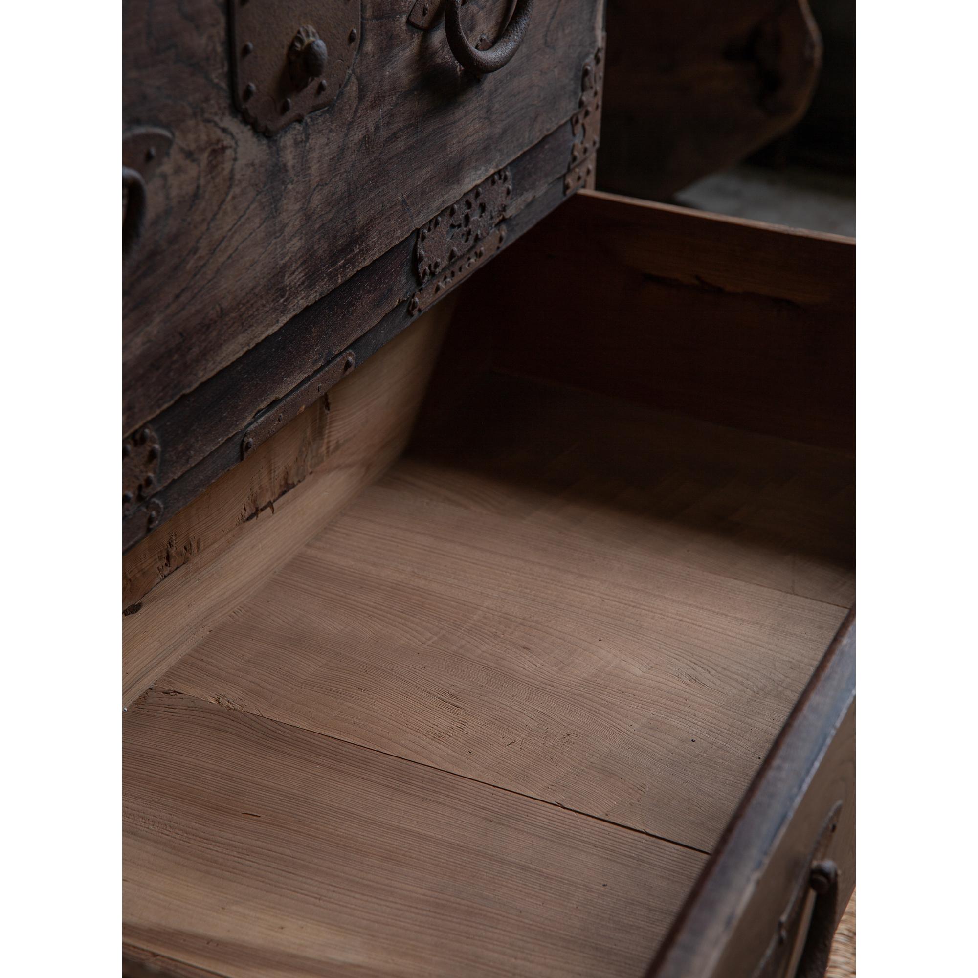 Cassettiera antica giapponese di epoca Meiji del 19° secolo keyaki tansu wabi sabi urushi 9