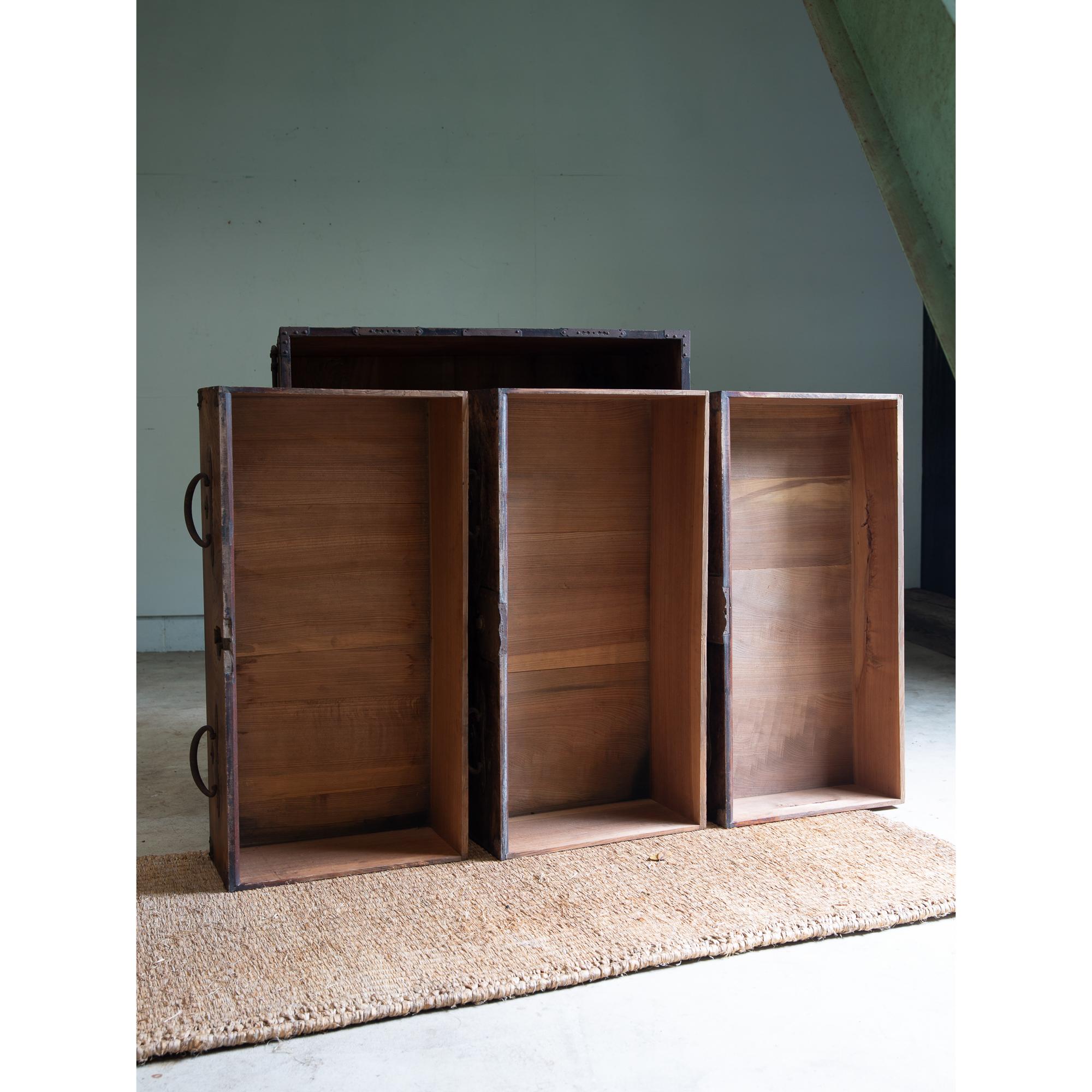 Cassettiera antica giapponese di epoca Meiji del 19° secolo keyaki tansu wabi sabi urushi 10