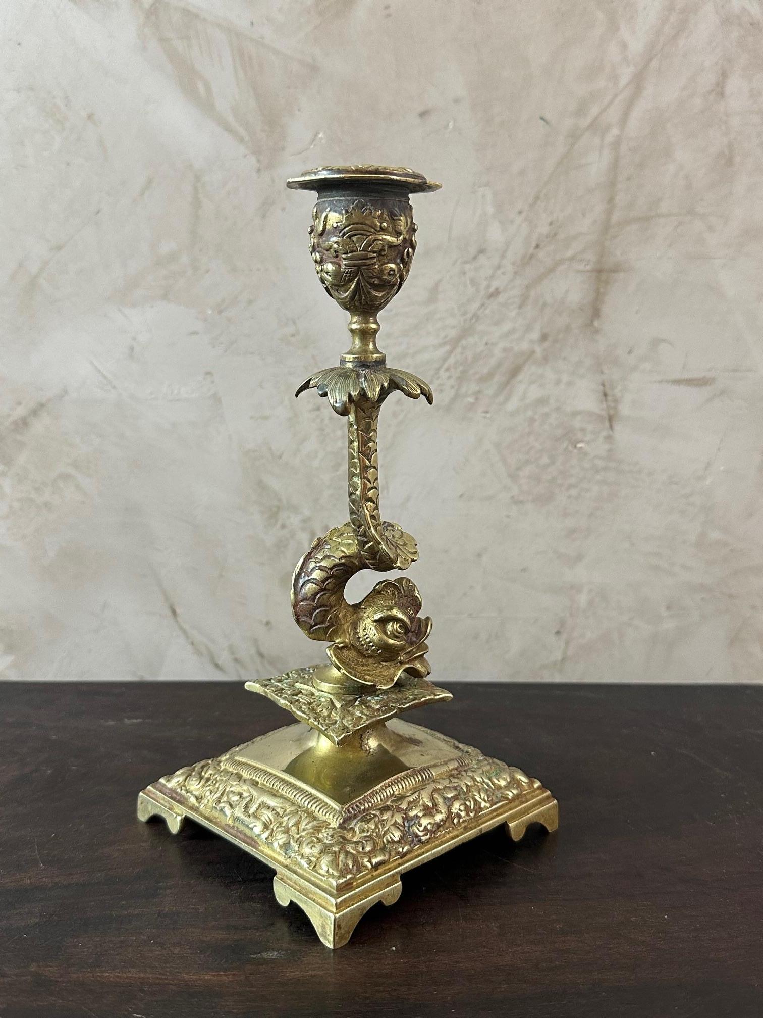 Bronzo Candeliere in bronzo Napoleone III del XIX secolo con delfino in vendita