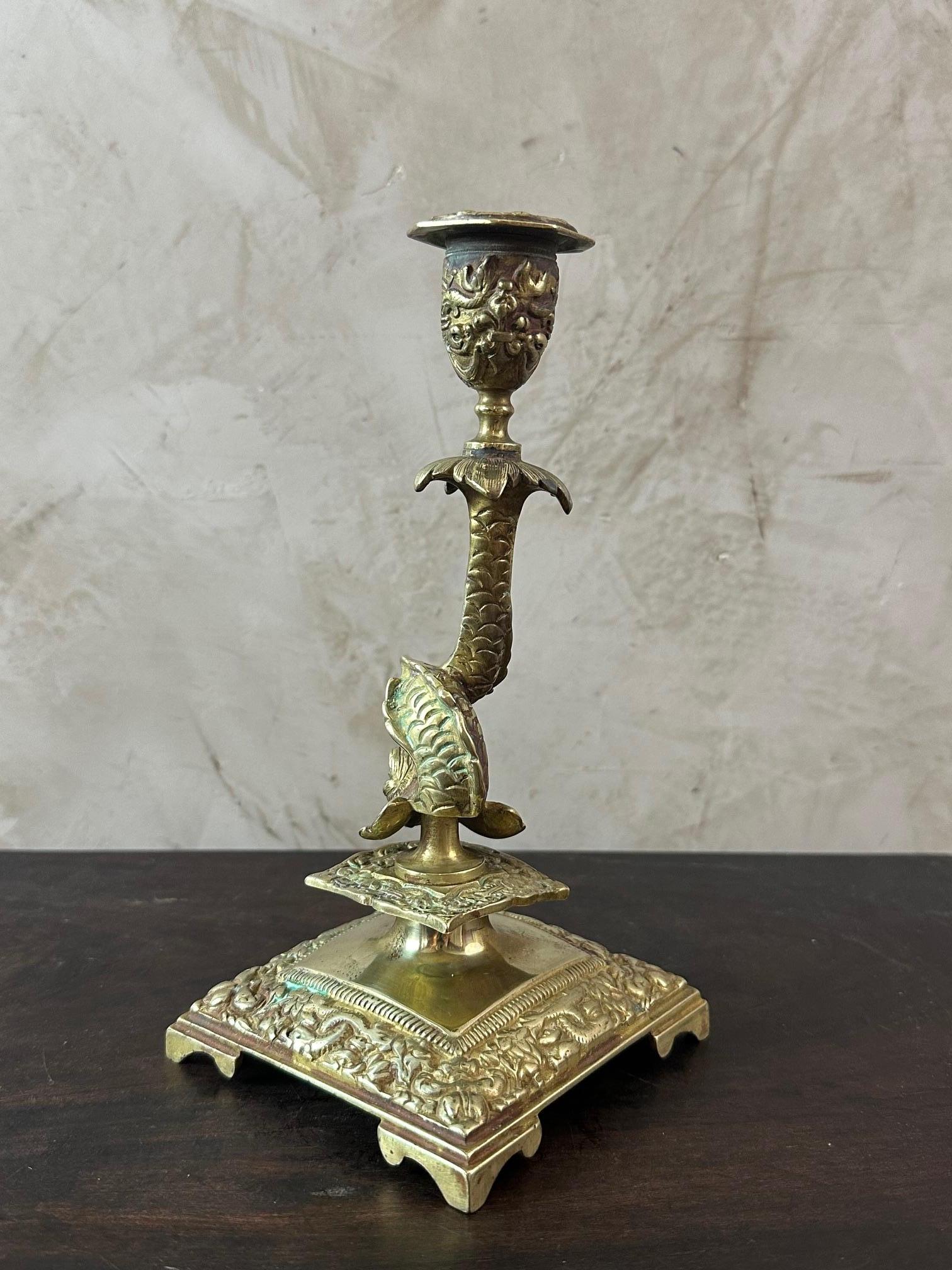 Candeliere in bronzo Napoleone III del XIX secolo con delfino in vendita 1