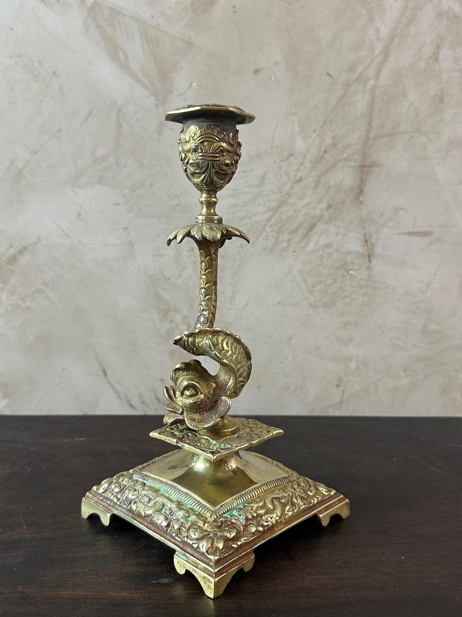 Candeliere in bronzo Napoleone III del XIX secolo con delfino in vendita 2