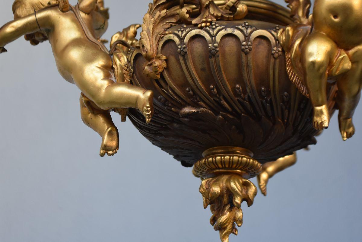 Araña de bronce dorado con Putti del siglo XIX, época de Napoleón III Bronce en venta