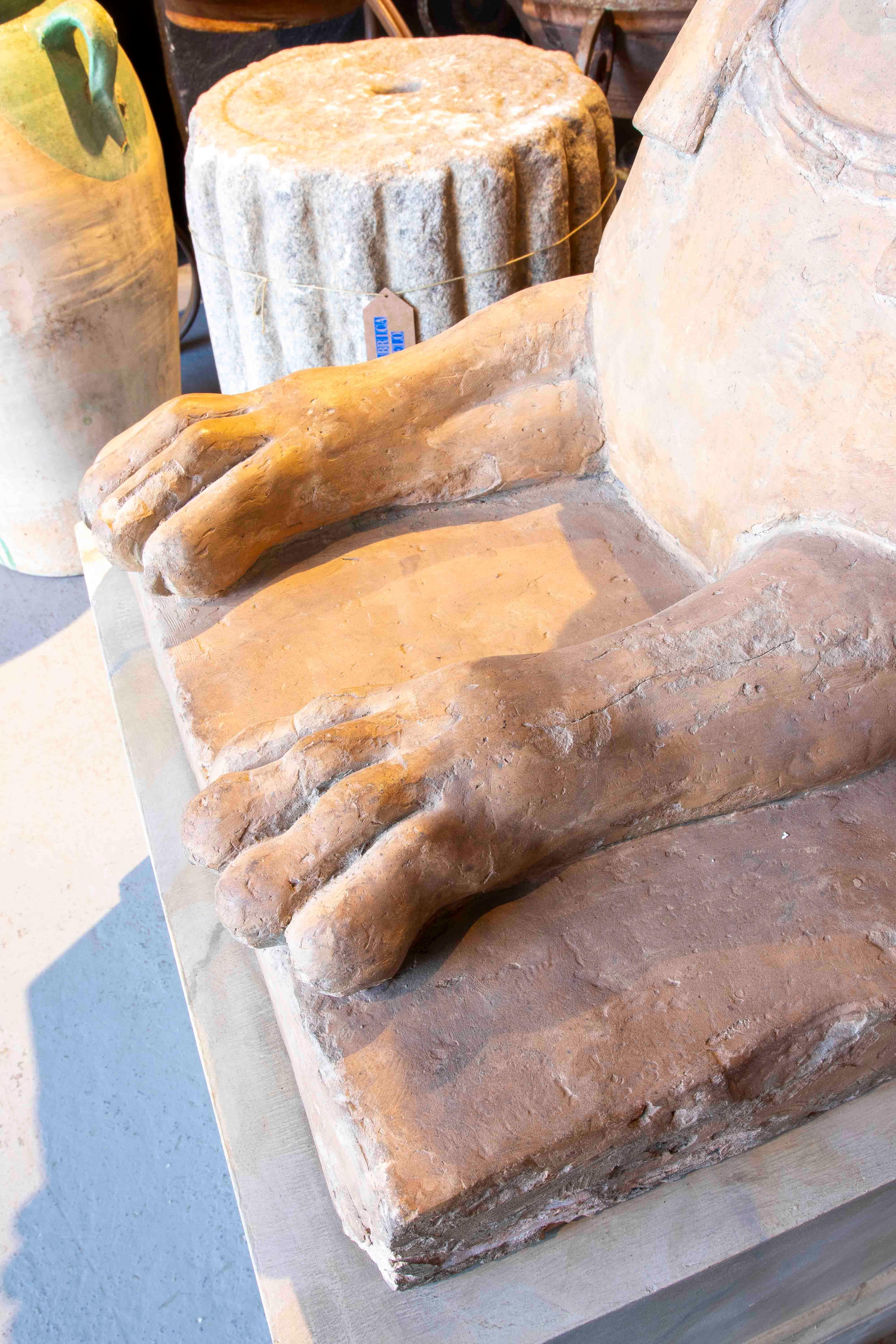 Sculpture de sphinx en terre cuite de style néoclassique du 19e siècle avec base en marbre en vente 6