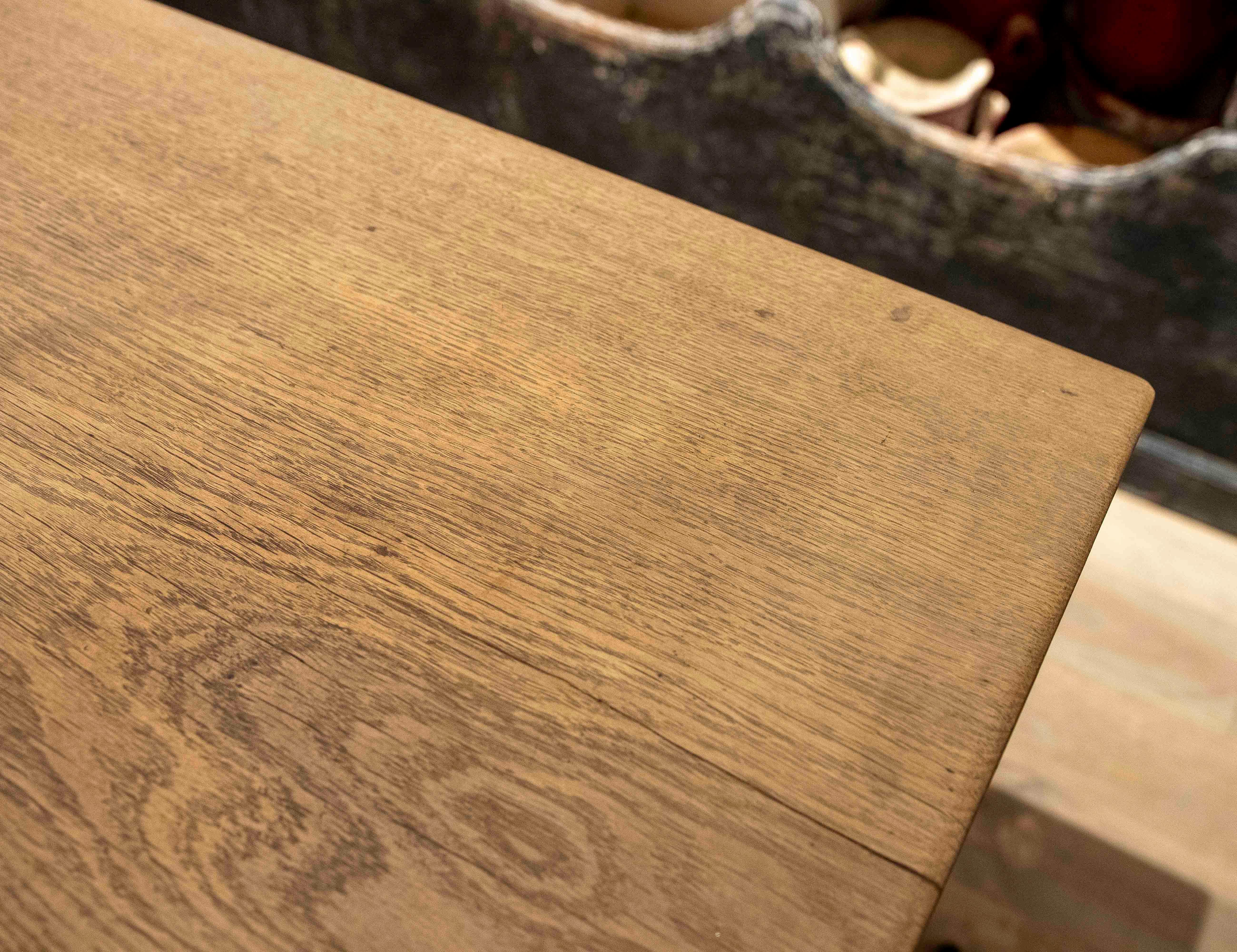 XIX Mesa de madera del norte de Europa Fechada en el cajón 1826 en venta 5
