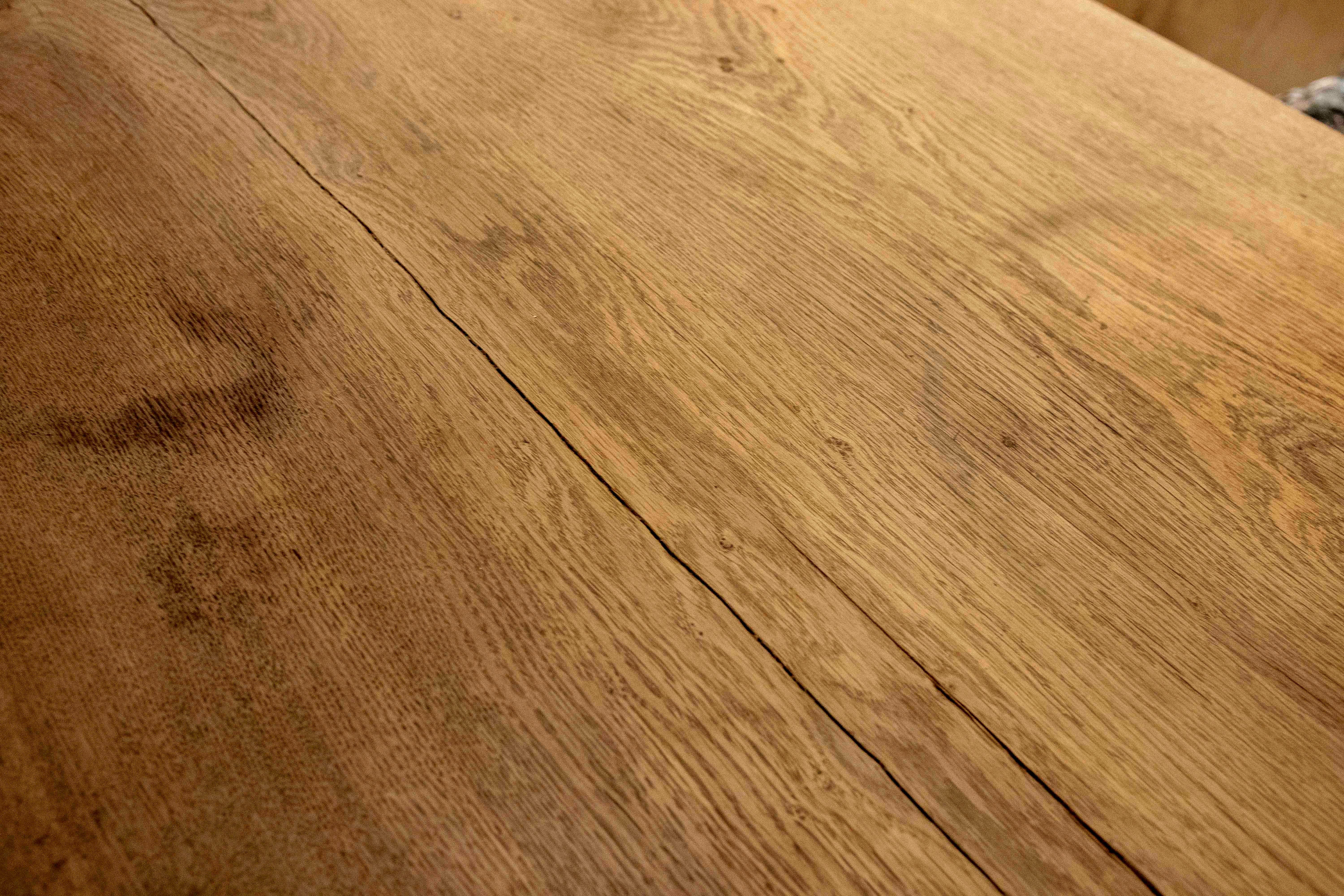 XIX Mesa de madera del norte de Europa Fechada en el cajón 1826 en venta 6
