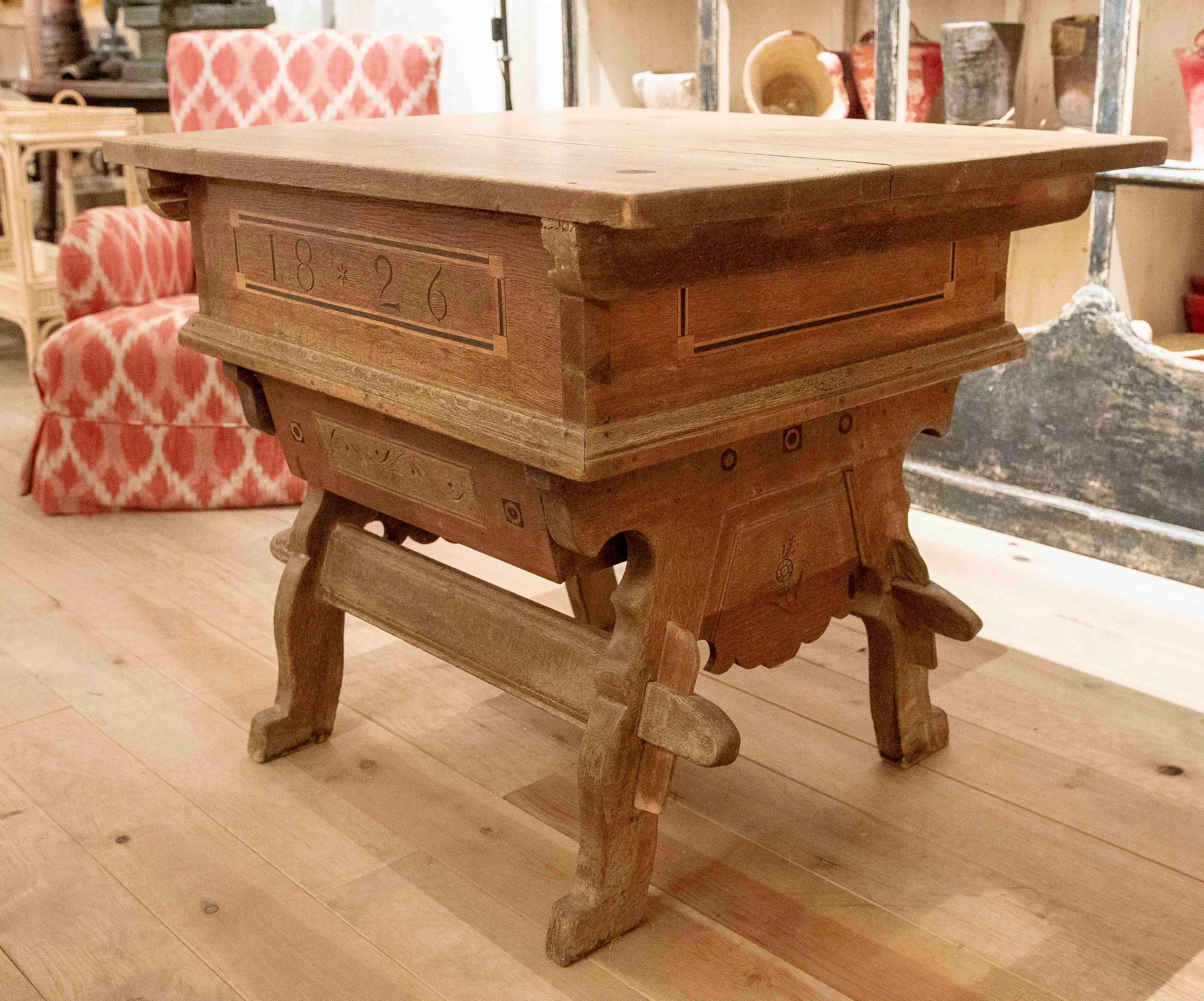 XIX Mesa de madera del norte de Europa Fechada en el cajón 1826 en venta 7