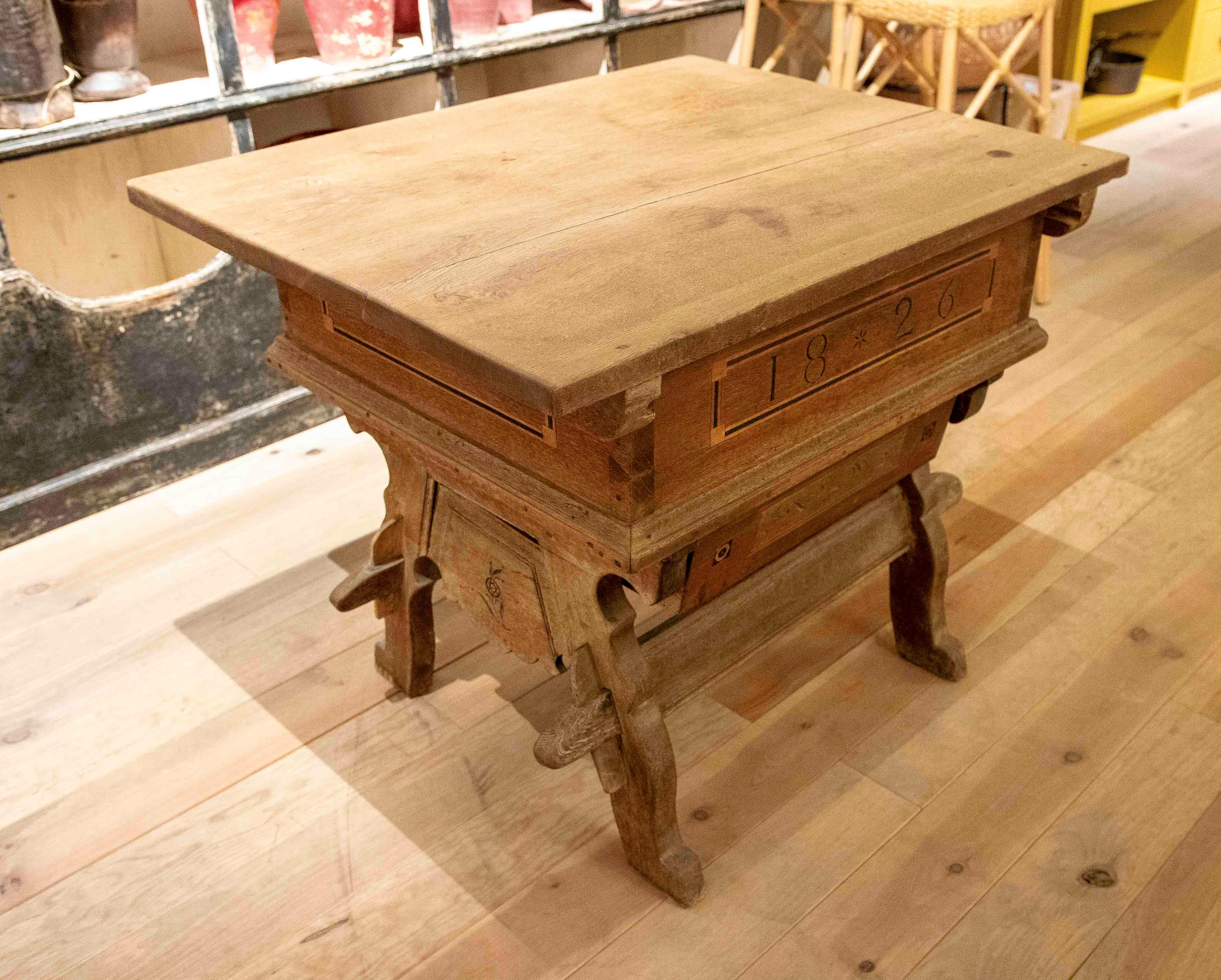 XIX Mesa de madera del norte de Europa Fechada en el cajón 1826 en venta 10