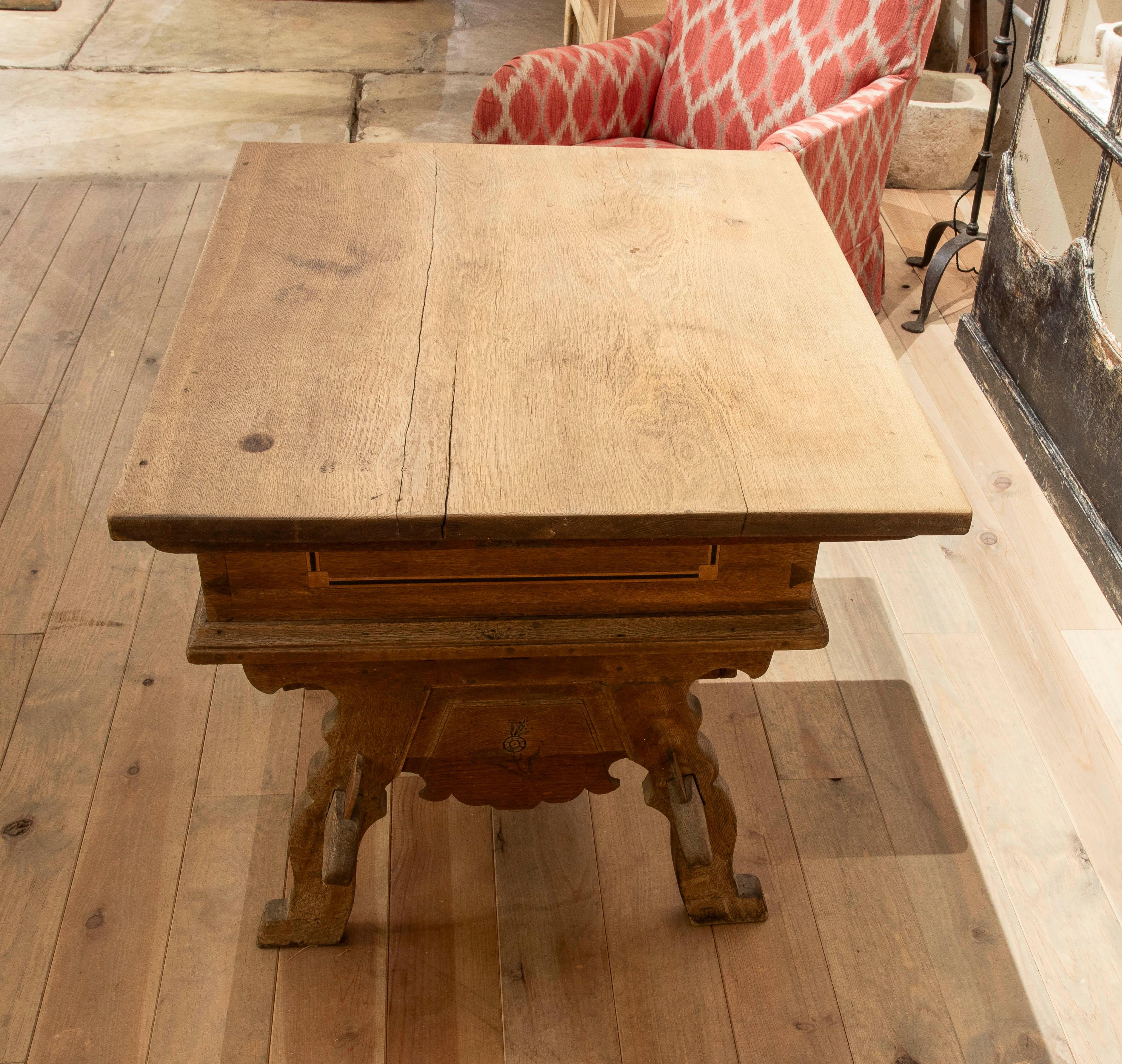 XIX Mesa de madera del norte de Europa Fechada en el cajón 1826 Madera en venta