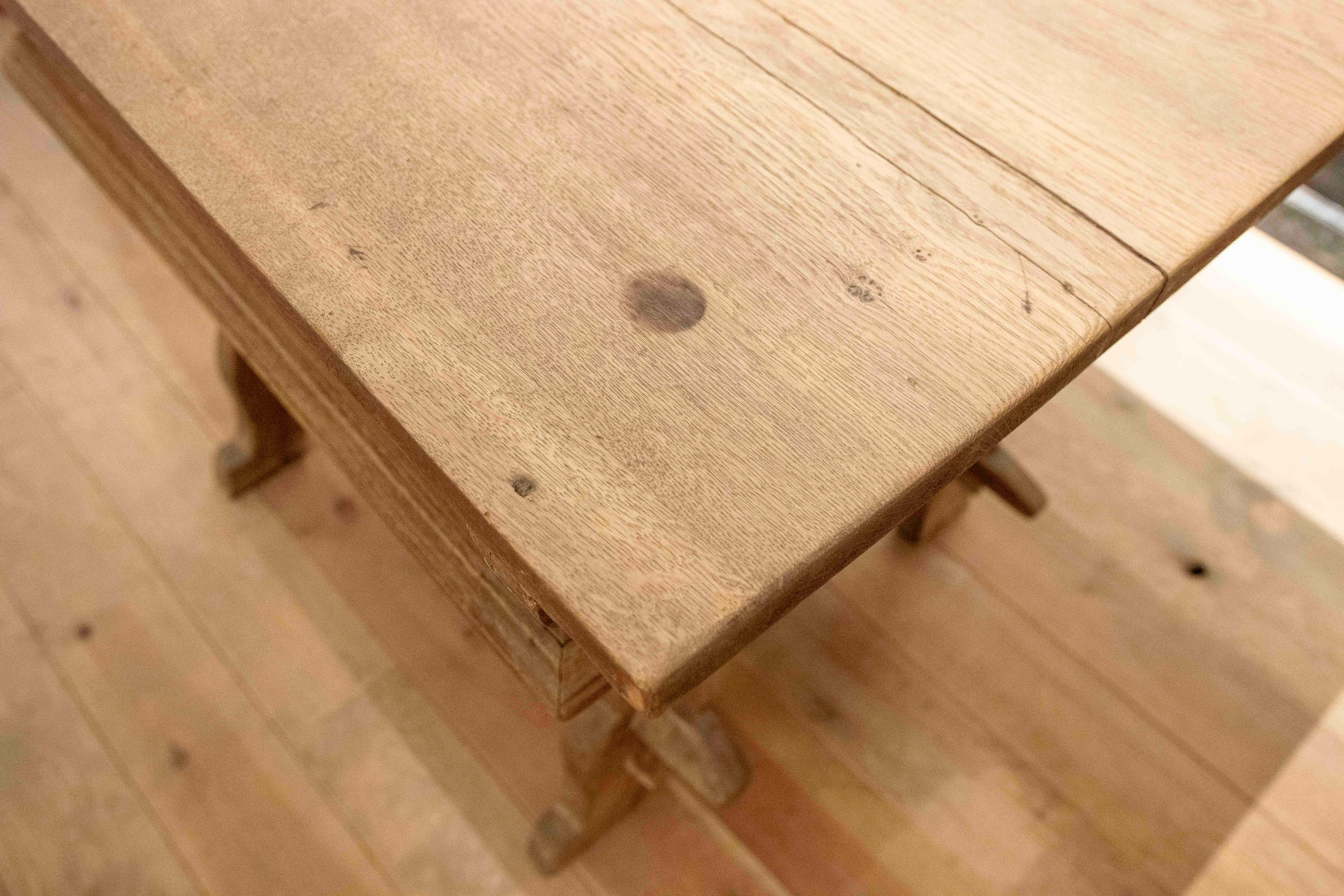 XIX Mesa de madera del norte de Europa Fechada en el cajón 1826 en venta 4