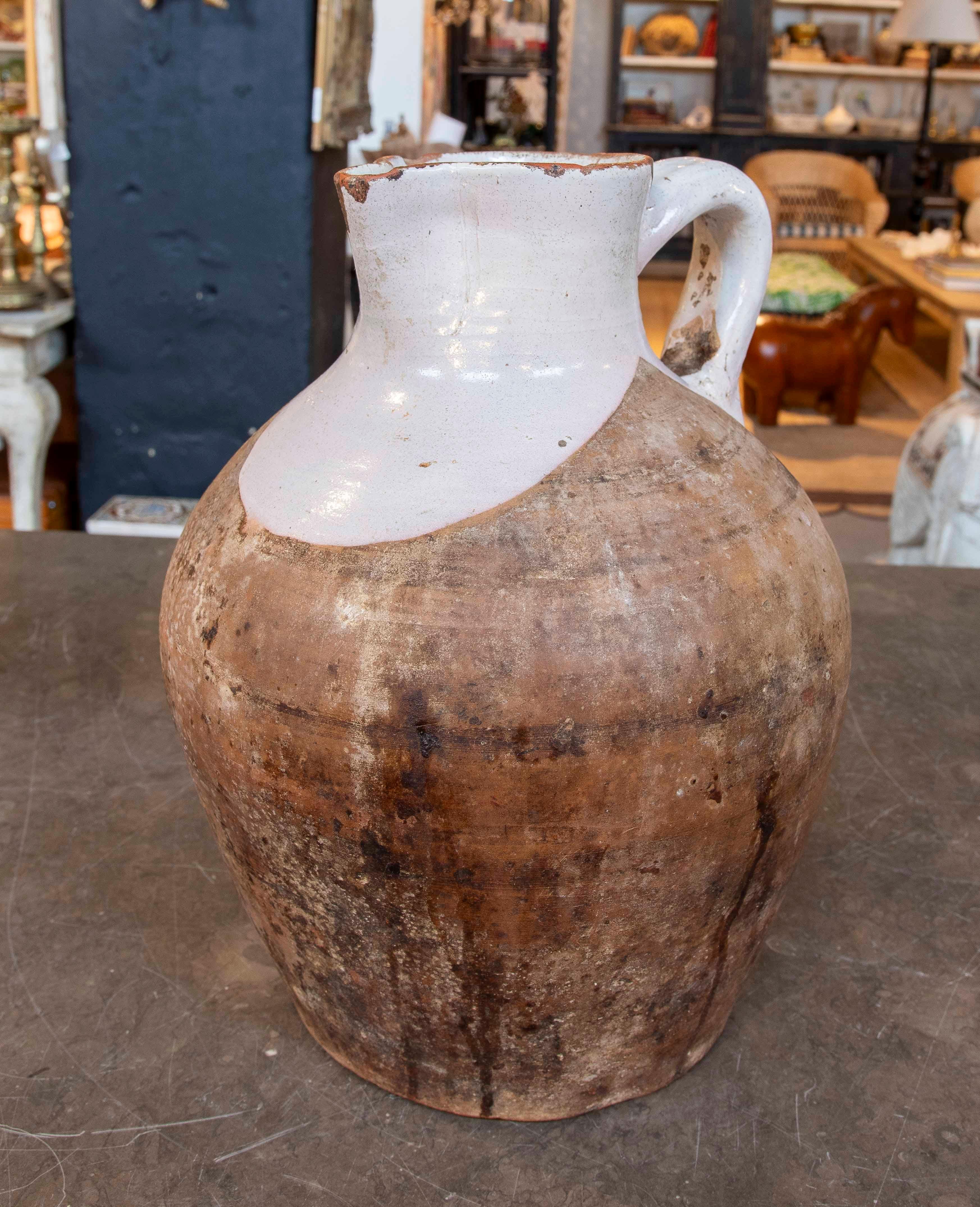 19. altes spanisches JAR aus Ton, oben glasiert (Spanisch) im Angebot