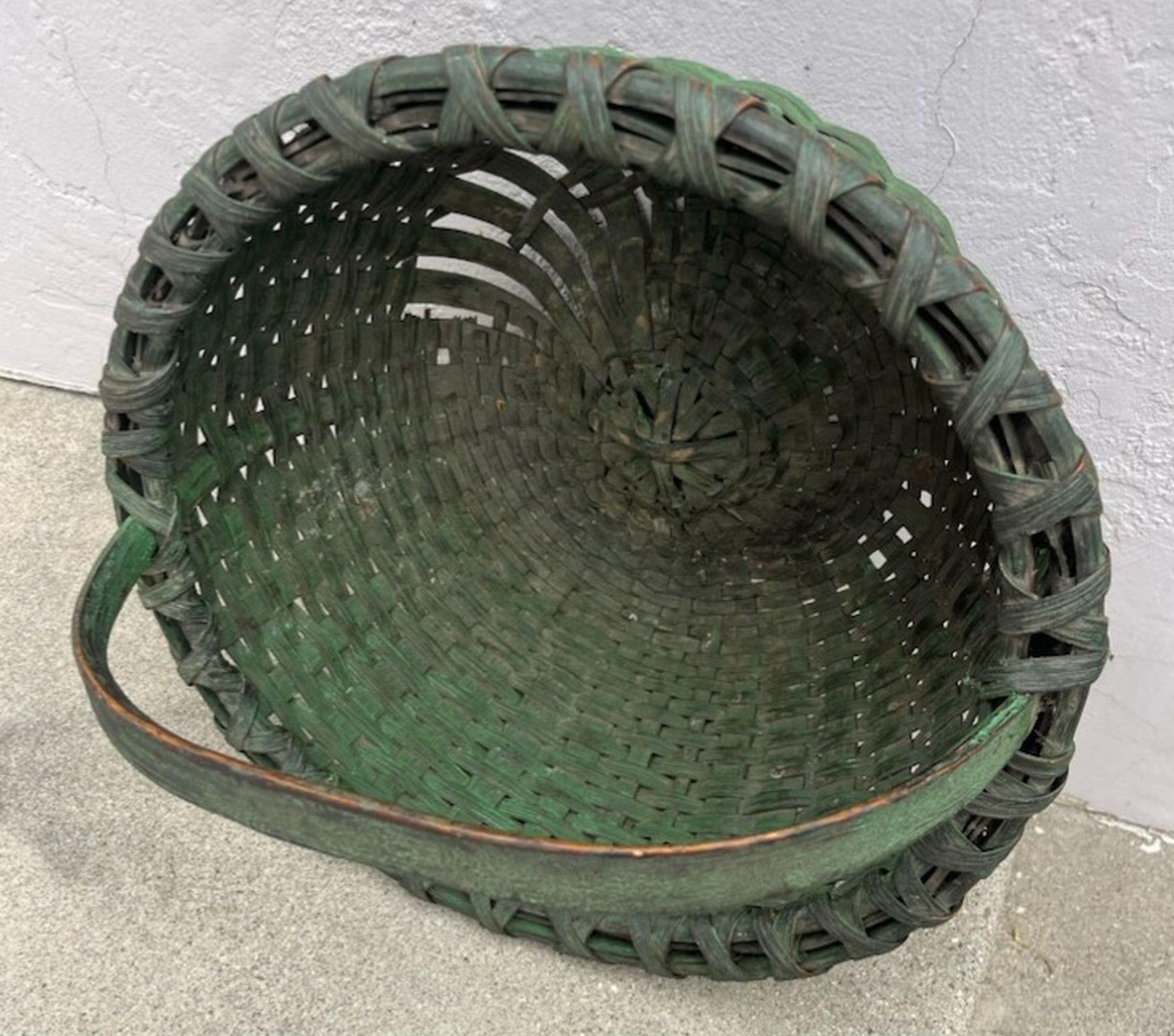 XIX secolo 19° Originale  Cestino dipinto di verde in vendita