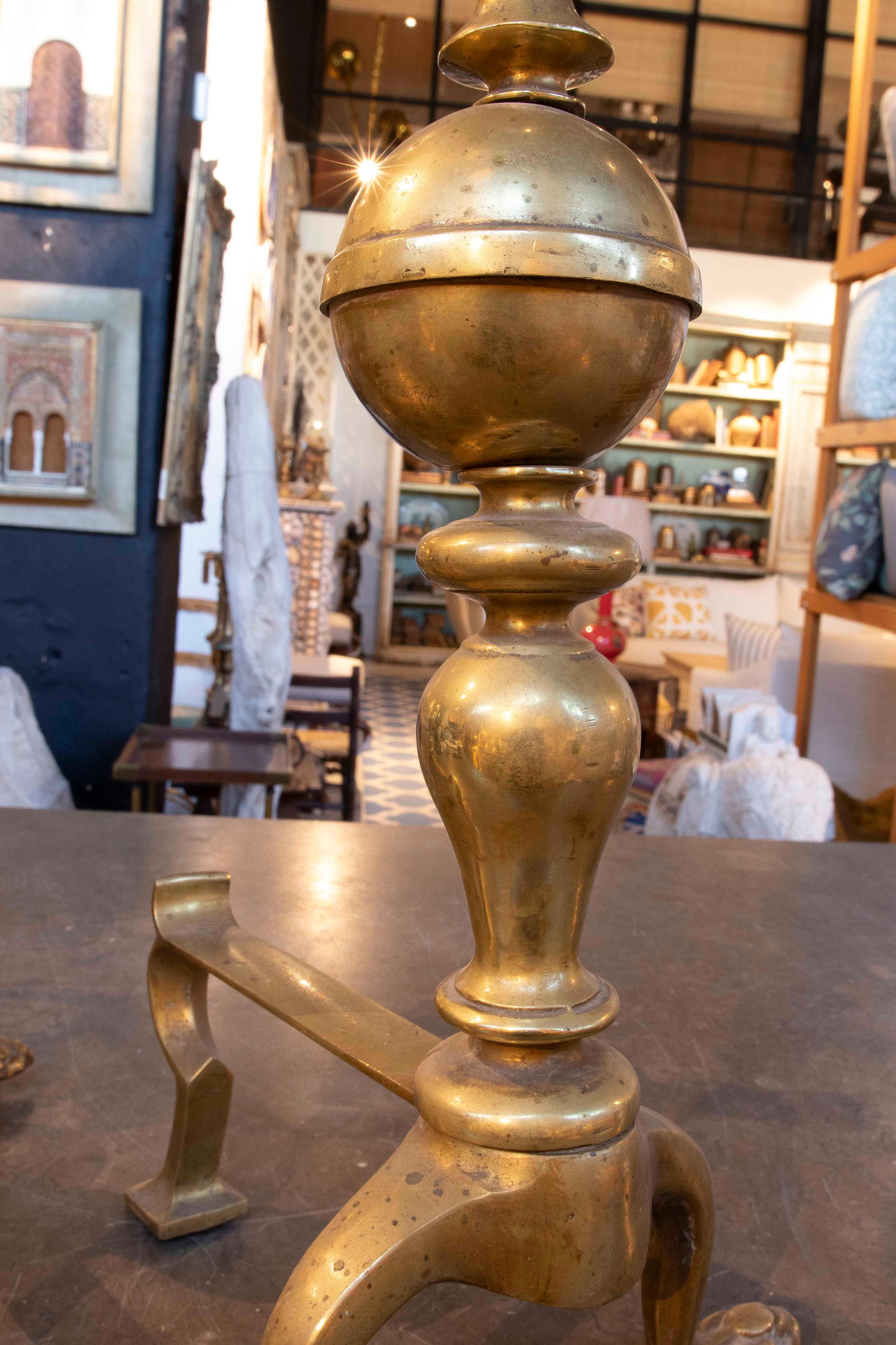 19th Pair of Brass Andirons with Claw Feet In Good Condition For Sale In Marbella, ES