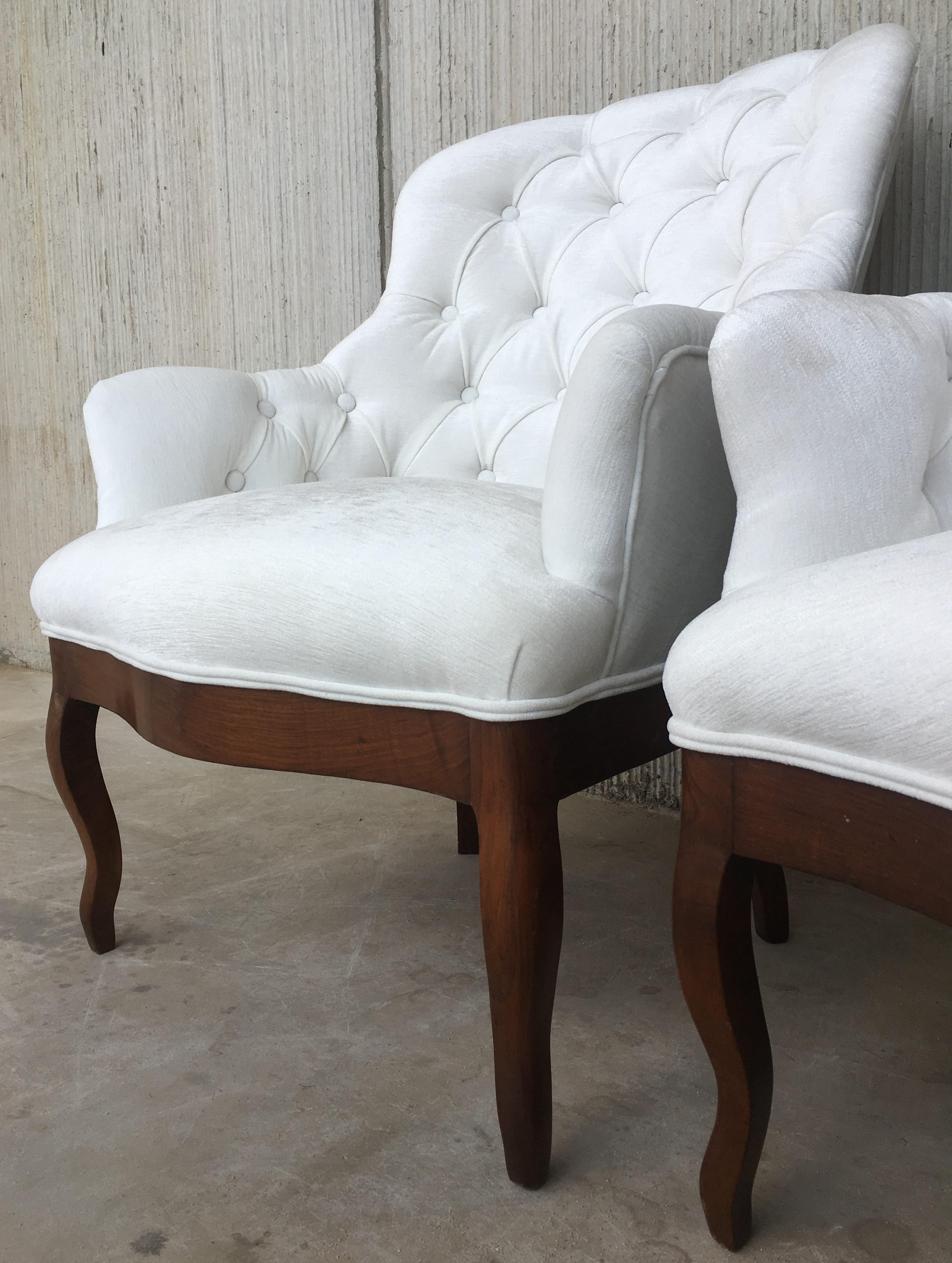 19th pair of Louis XV bergère armchairs in white velvet
Recently upholstered
Really very comfortable.

Seat interior measurements: 
Wide 19.29in
Deep 20.47in.
 