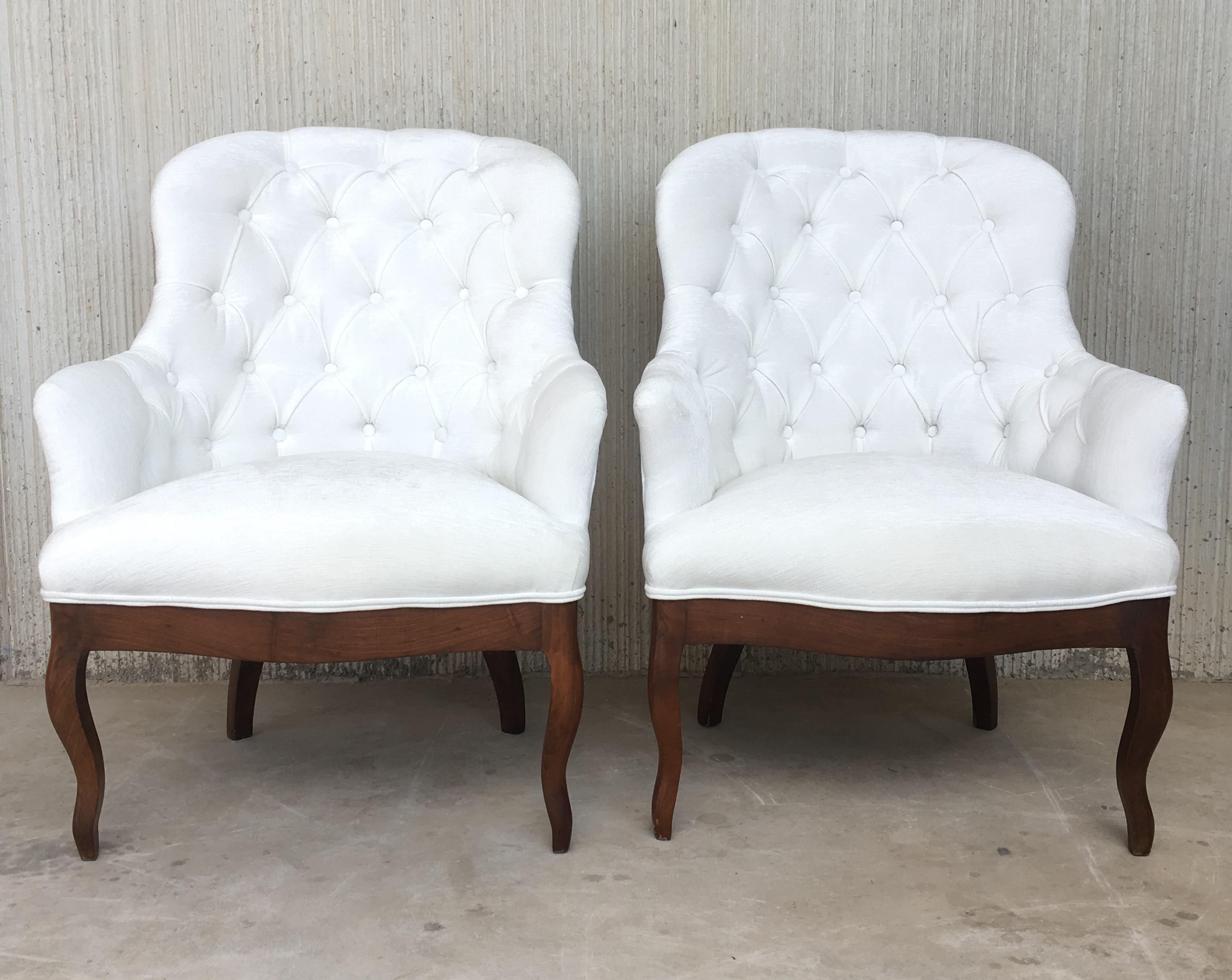 19ème Paire de fauteuils Bergère Louis XV en velours blanc Excellent état - En vente à Miami, FL