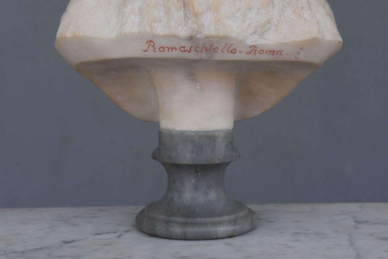 XIX Coppia di busti orientali in marmo di Carrara di Vicenzo Ramaschiello in vendita 6