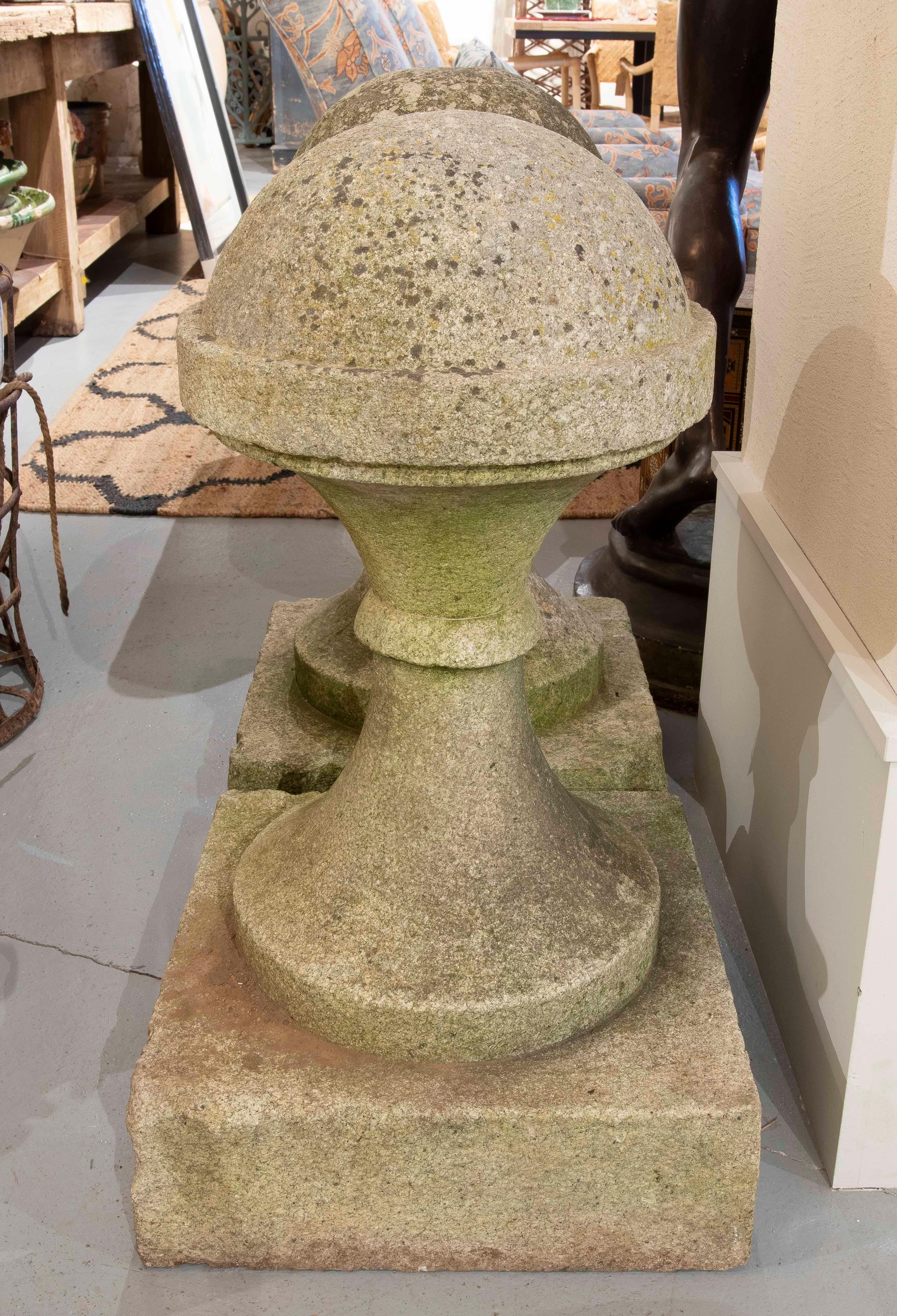 19. Paar portugiesische Bau-Granit-Finials im Angebot 9