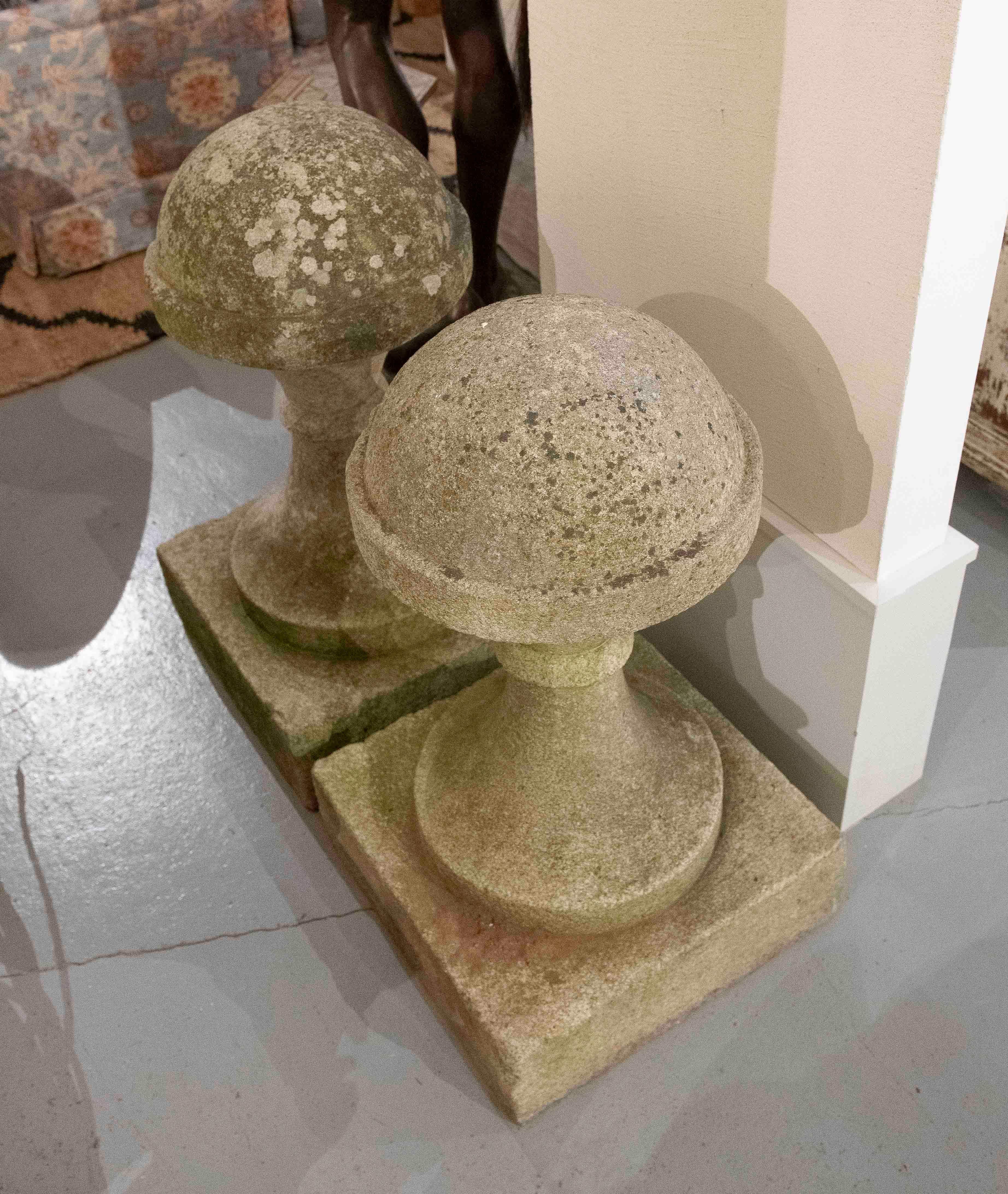 19. Paar portugiesische Bau-Granit-Finials (Portugiesisch) im Angebot