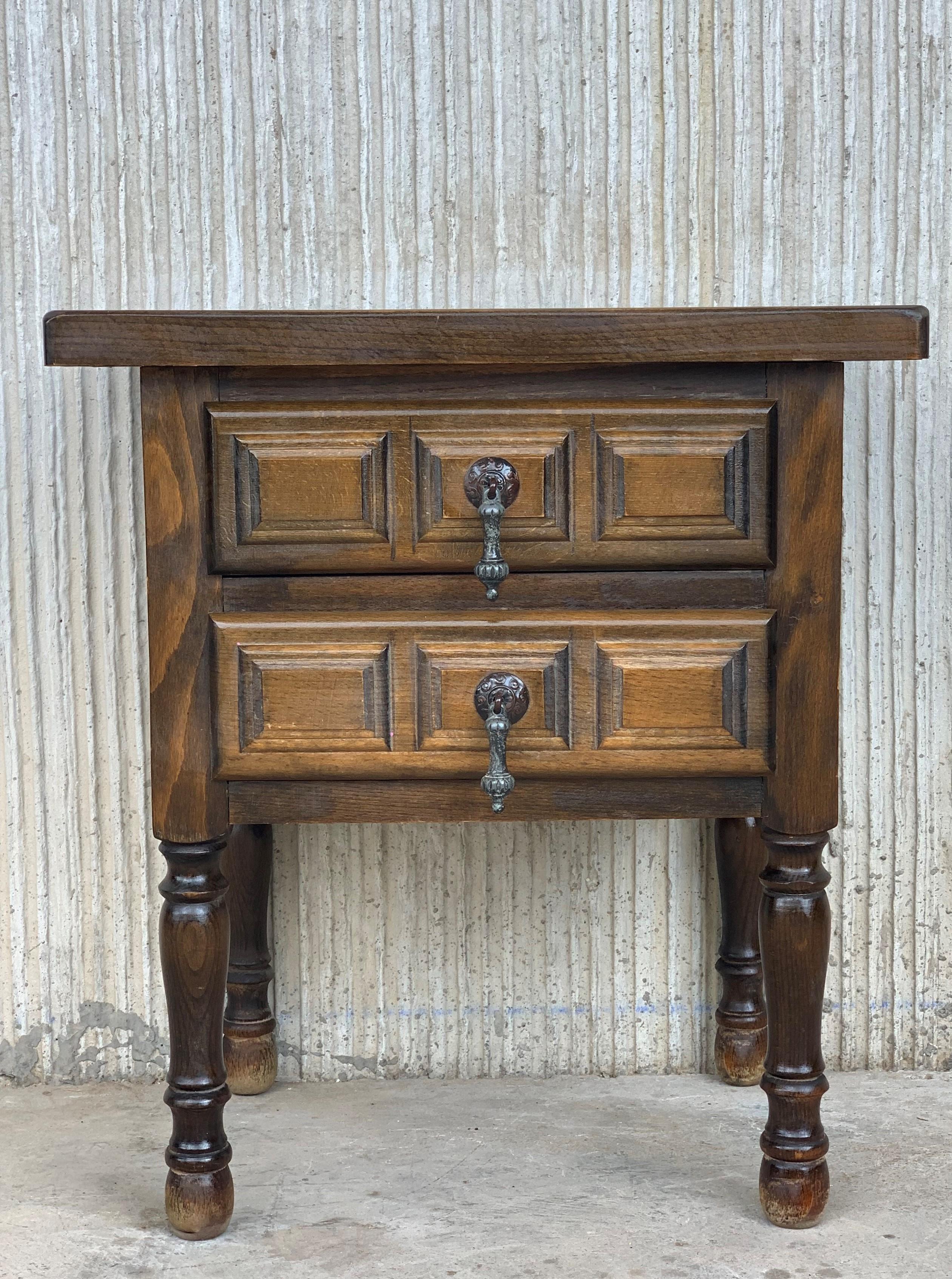 19th Pair of Spanish Nightstands, Bedsides, Side Tables with Two Carved Drawers In Good Condition In Miami, FL