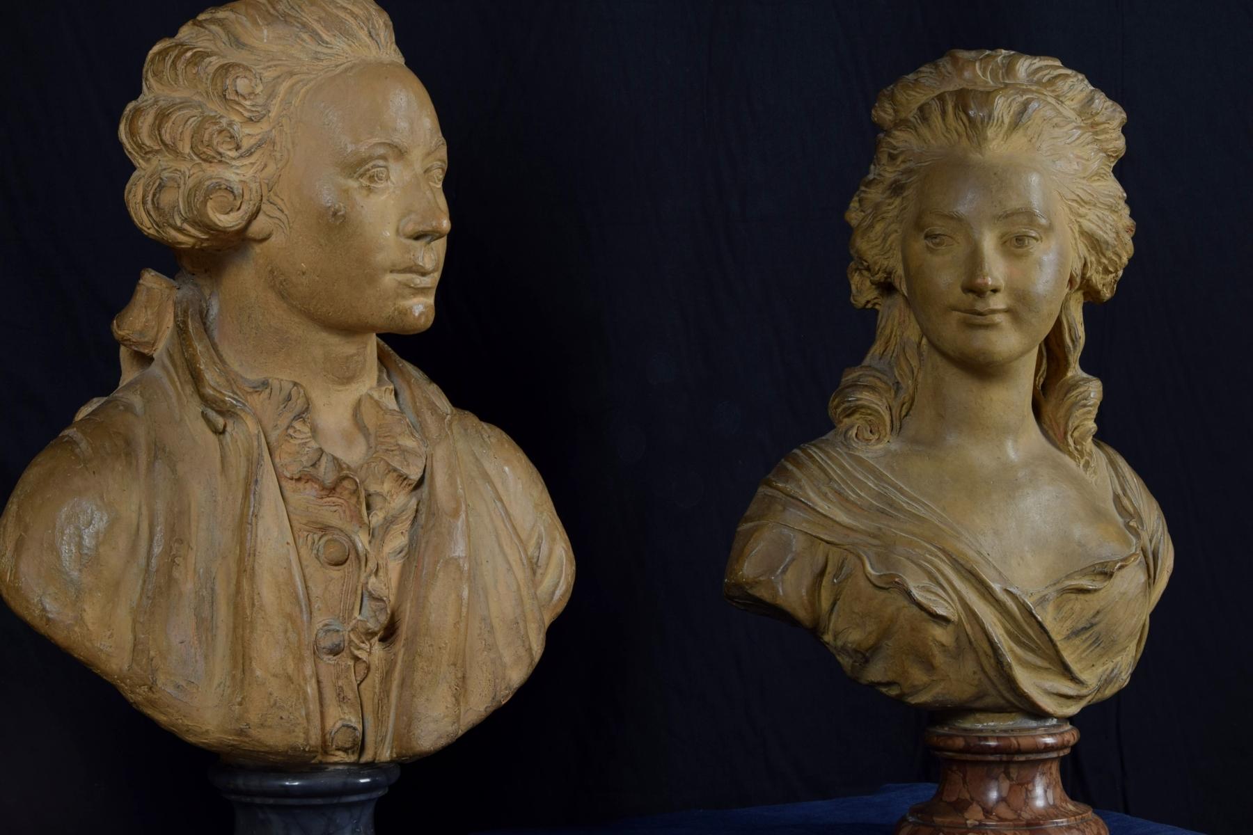 XIX secolo, Coppia di busti francesi in terracotta in vendita 7