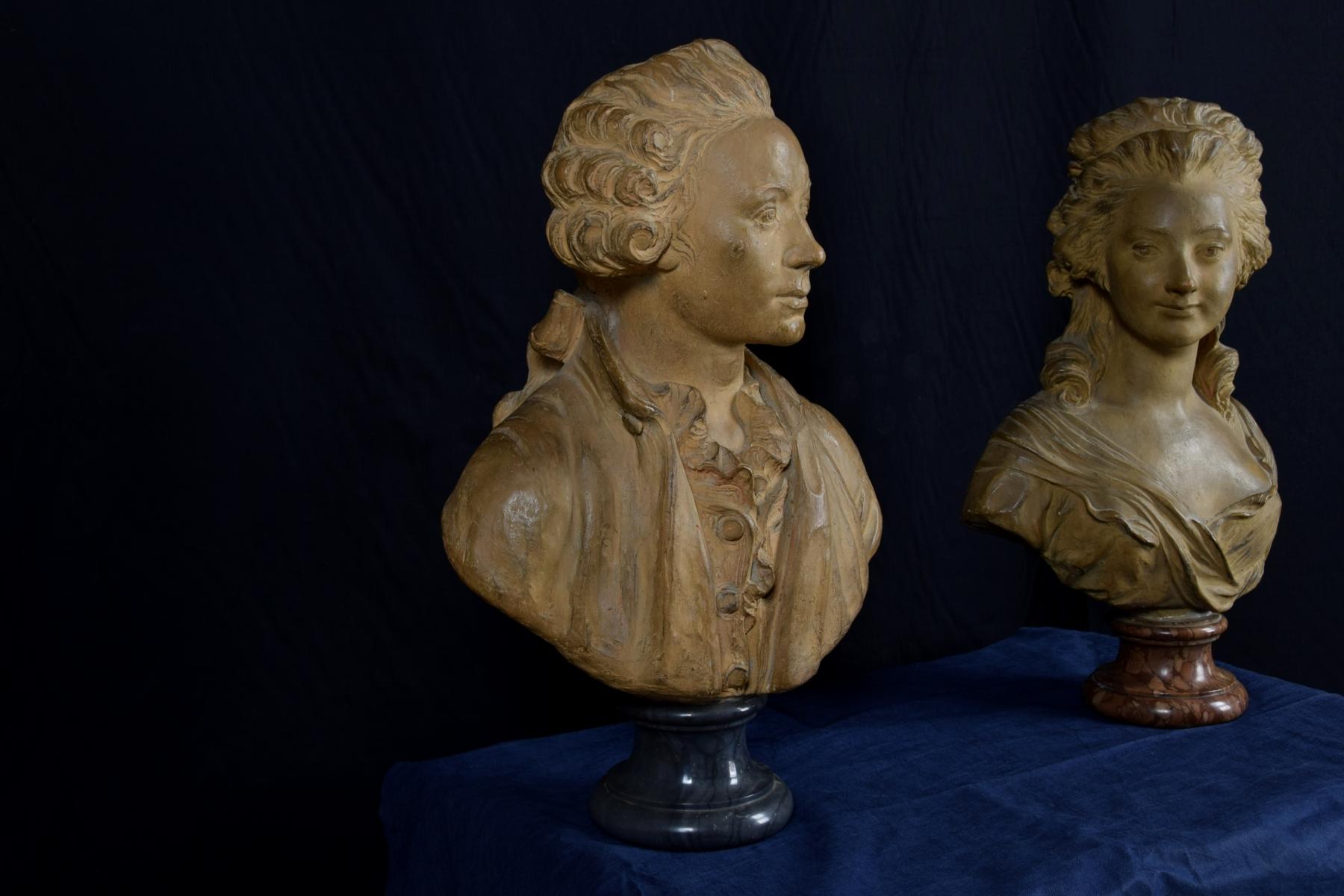 XIX secolo, Coppia di busti francesi in terracotta in vendita 8