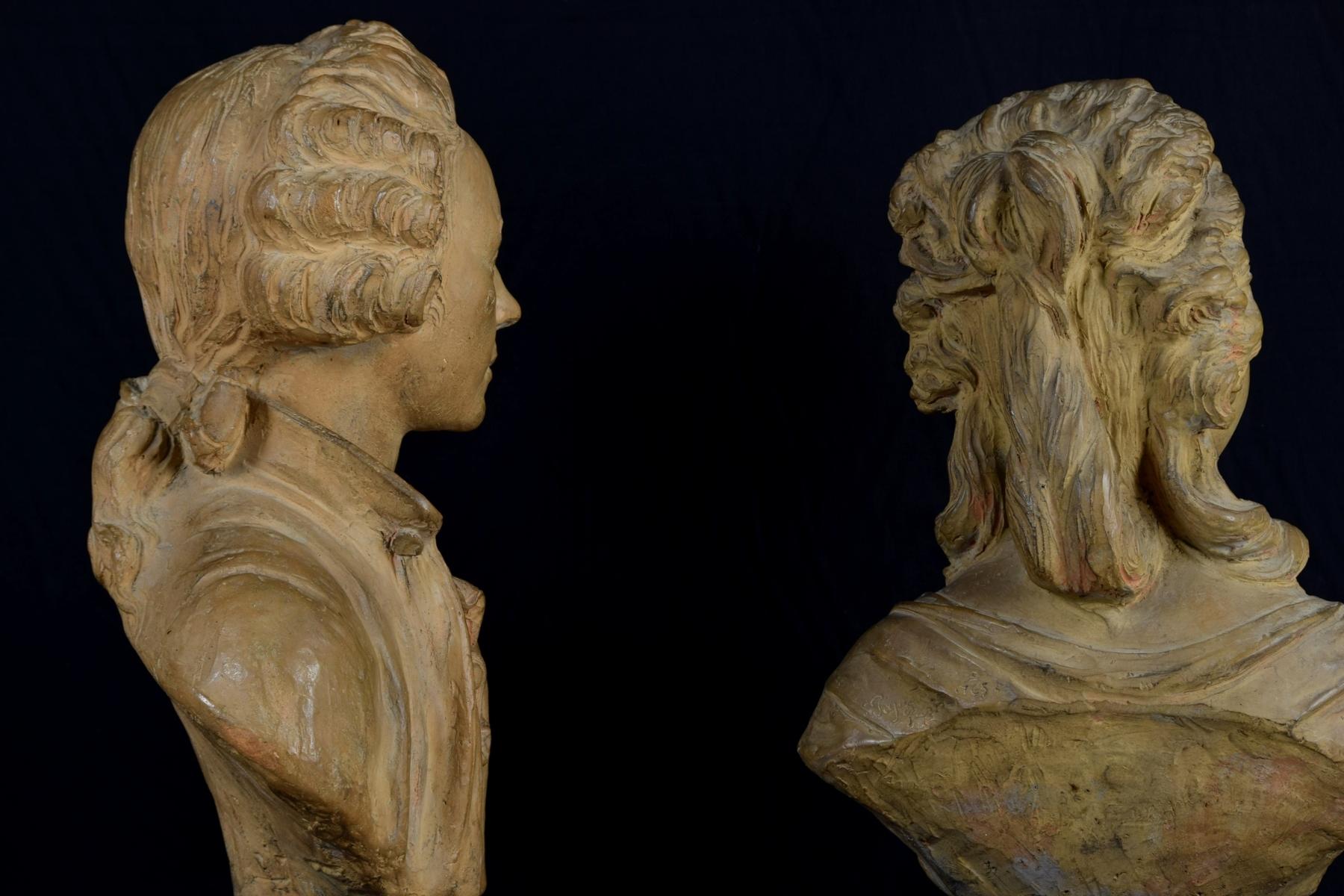 XIX secolo, Coppia di busti francesi in terracotta in vendita 12