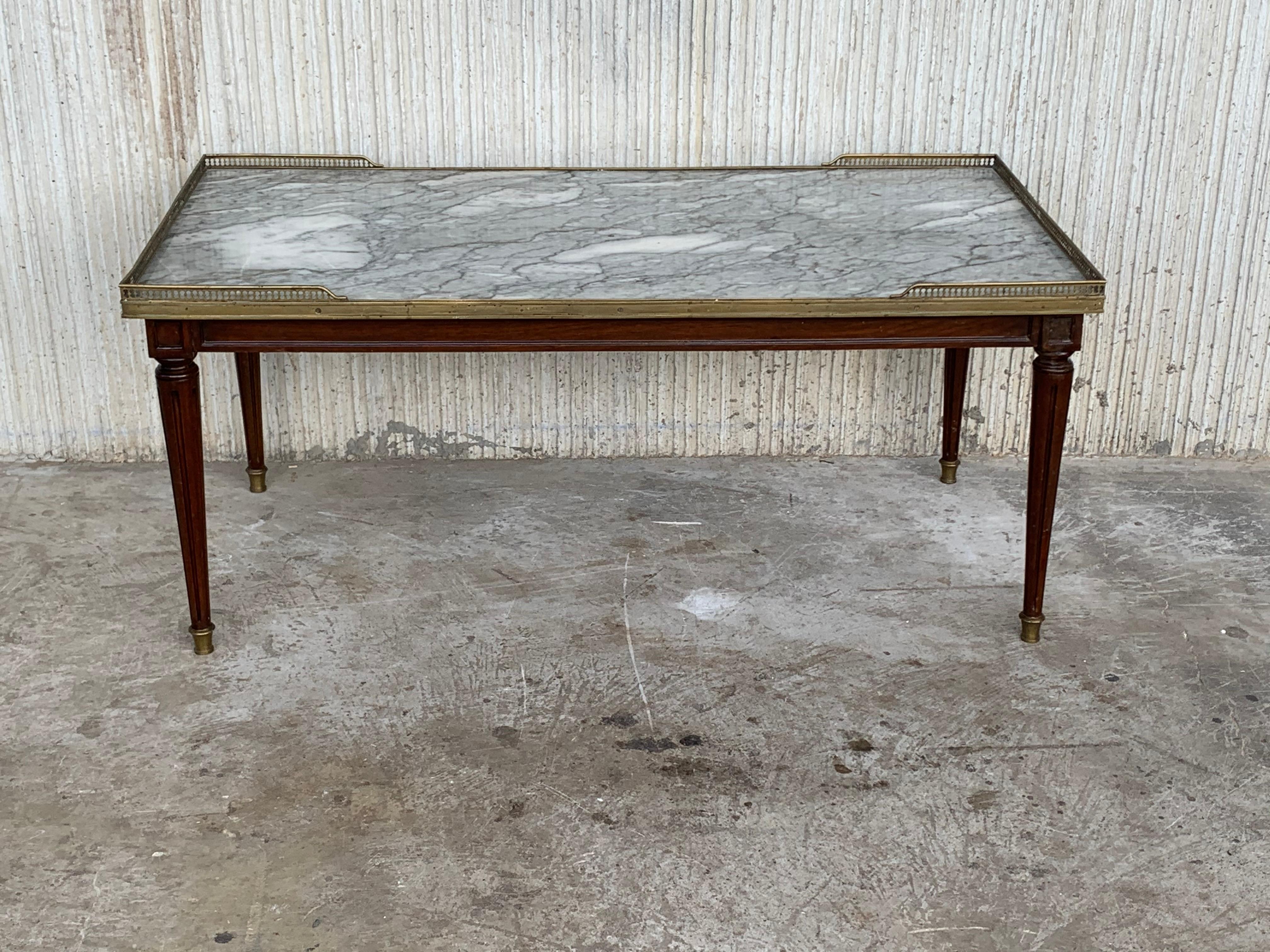 Unusual 19th century rectangular Bouillotte Louis XVI style table guéridon with fluted legs and grey and white marble.