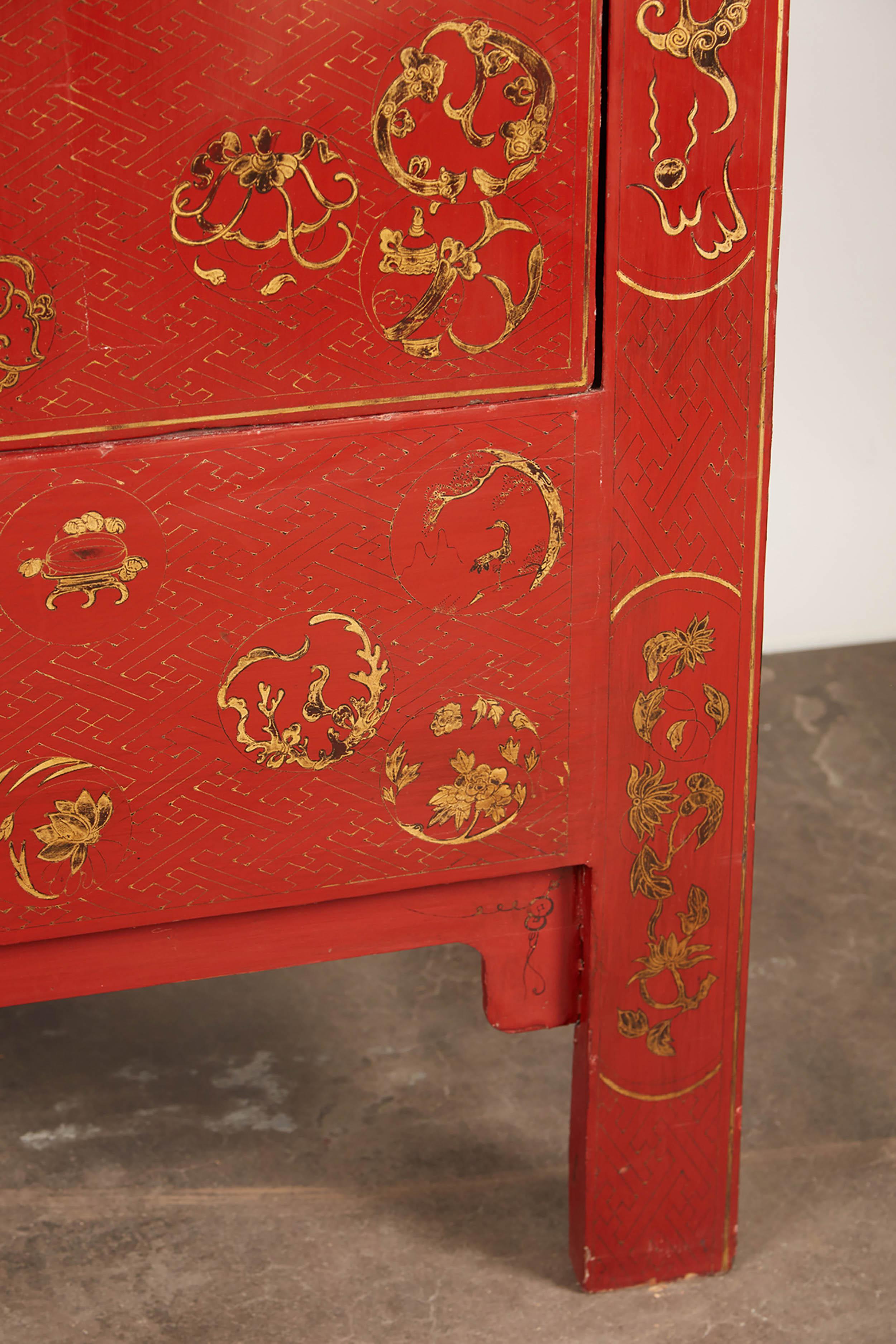 XIXe siècle Cabinet chinois du 19ème siècle rouge en vente