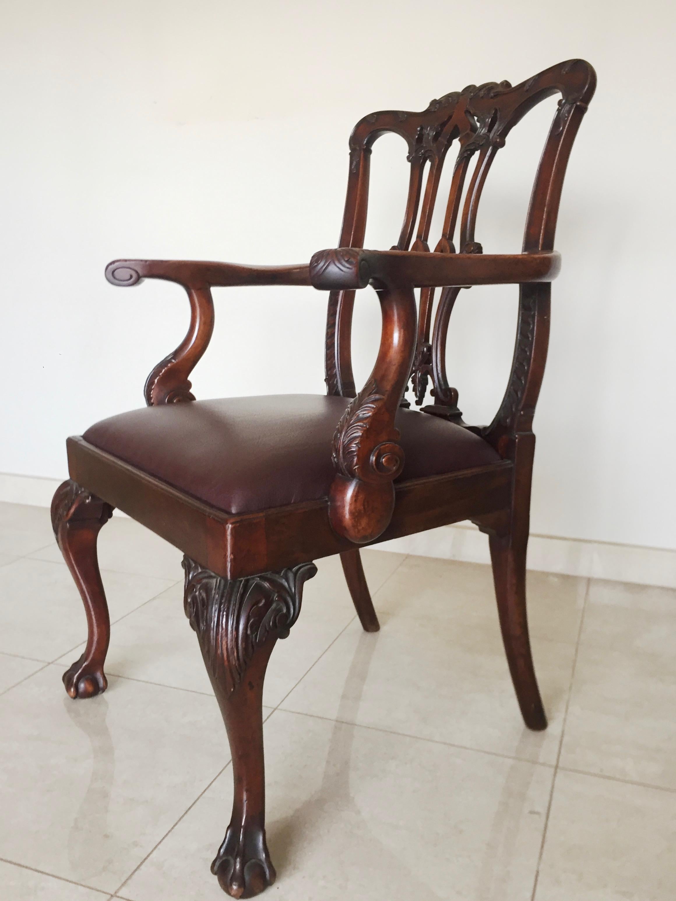 Hand-Crafted Chippendale Ball & Claw Mahogany Wood Dining Armchairs and Chairs, 19th Century For Sale