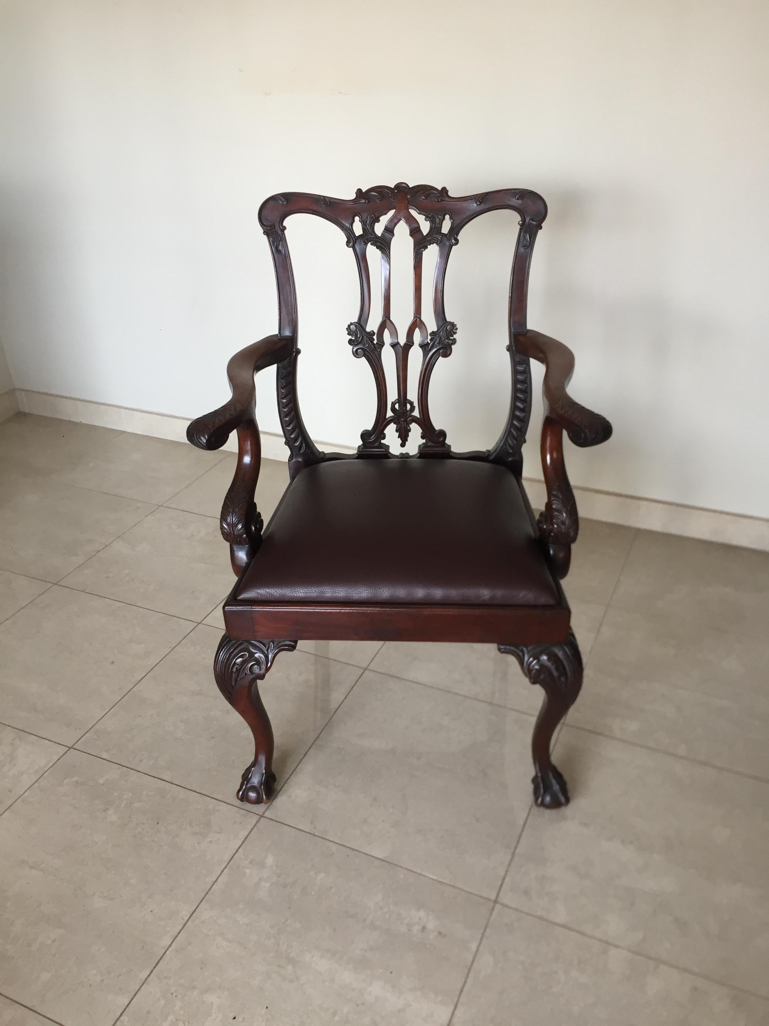 Chippendale Ball & Claw Mahogany Wood Dining Armchairs and Chairs, 19th Century In Excellent Condition For Sale In Valencia, Valencia