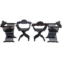 set de quatre ciseaux pliants en noyer sculpté du 19ème siècle Savonarola Bench/Settle