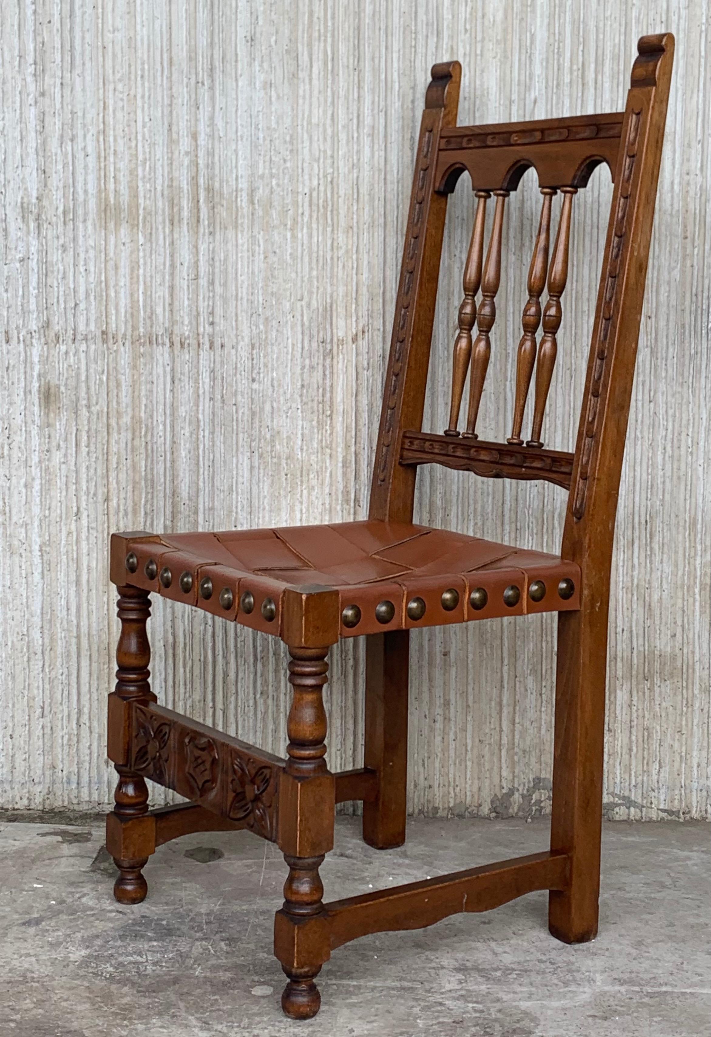 19th Set of Four Spanish Carved Chairs with Leather Seat and Back In Good Condition For Sale In Miami, FL